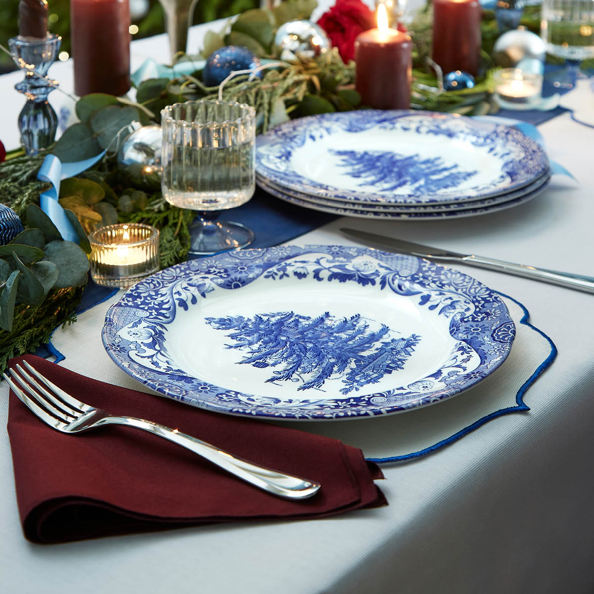 Spode Blue Italian Christmas Tree tallerken 27 cm blå/hvit