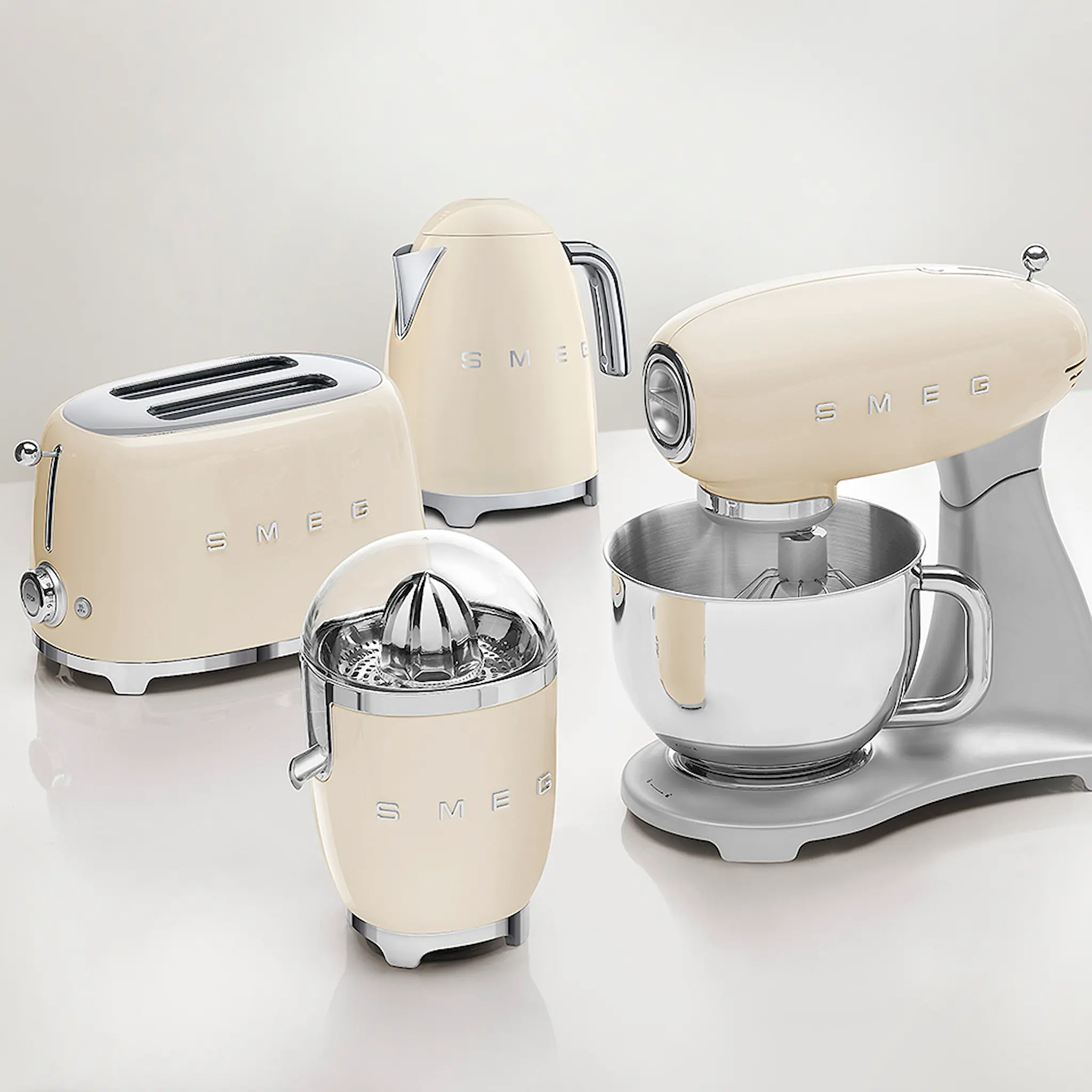 Smeg Smeg Citruspress CJF11 högblank Creme