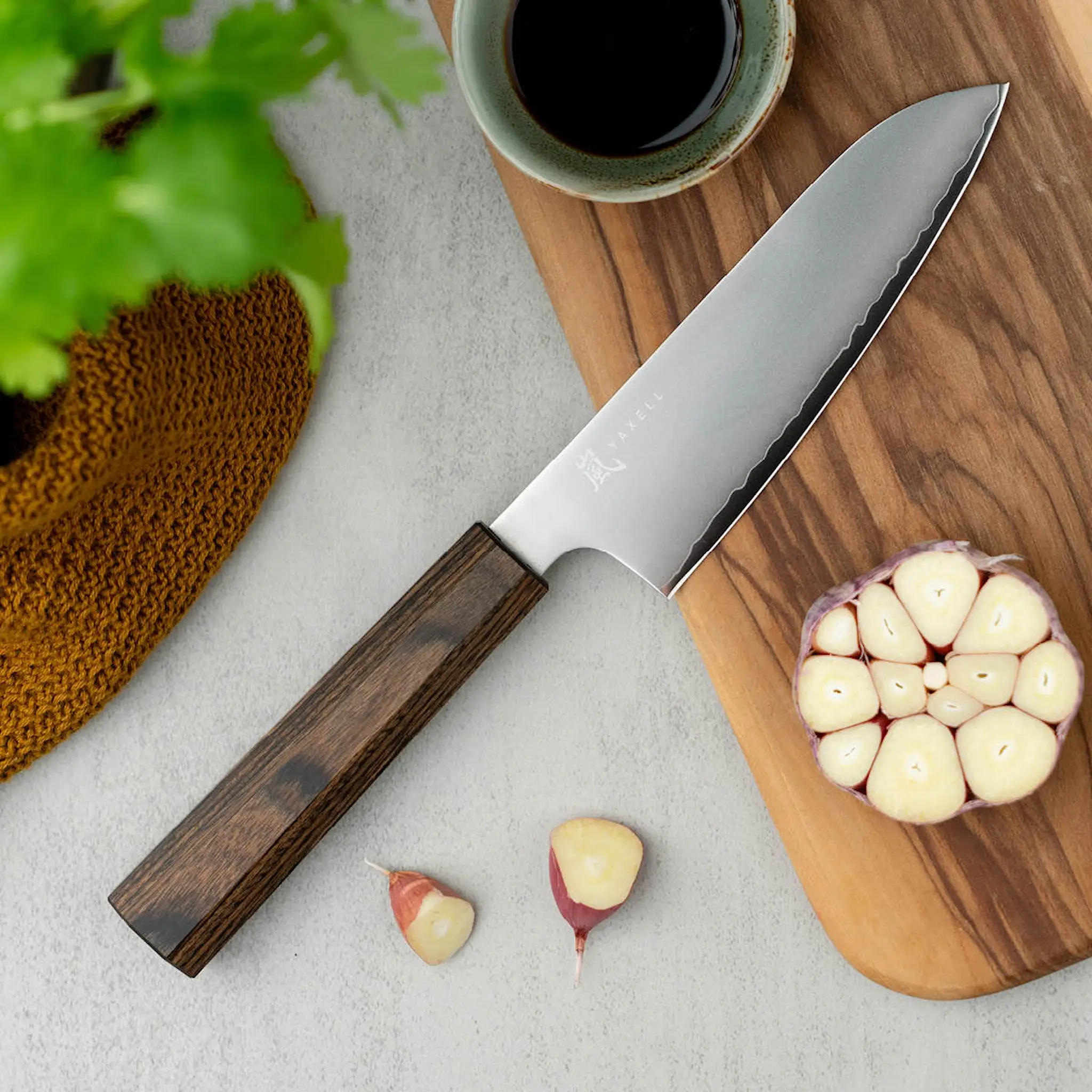 Yaxell Hana santokukniv 12,5 cm trähandtag