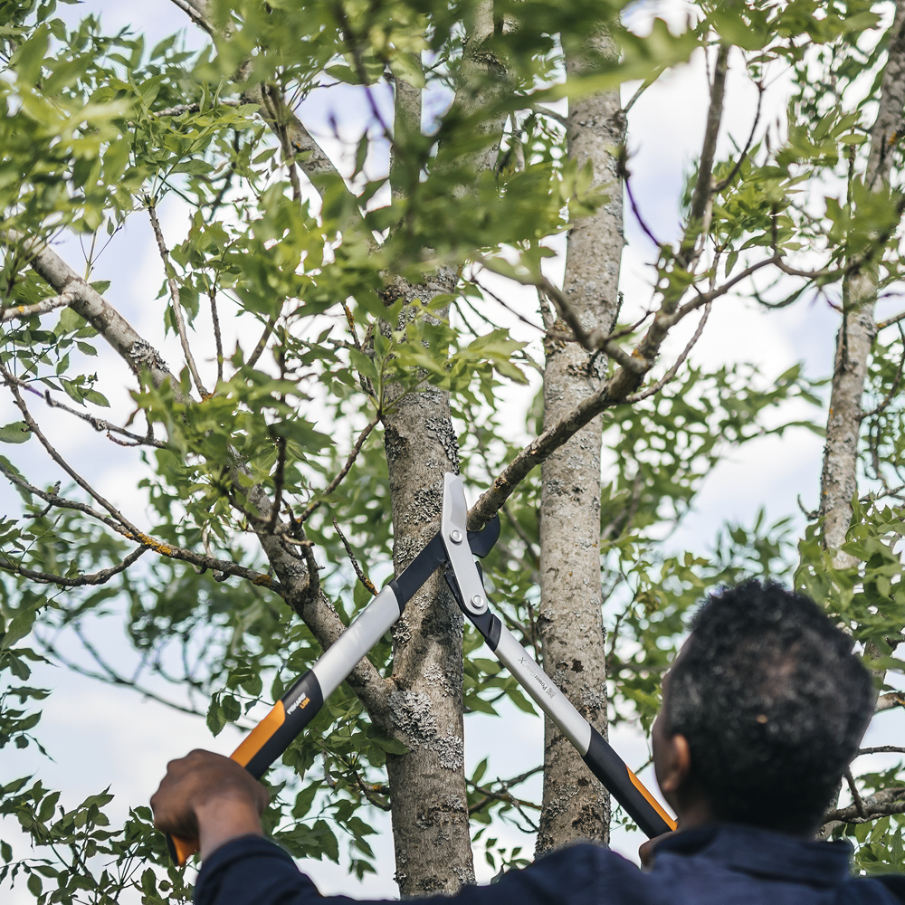 Fiskars PowerGear™ röjningstång grentång sidoskär M LX94 68,5 cm orange/svart
