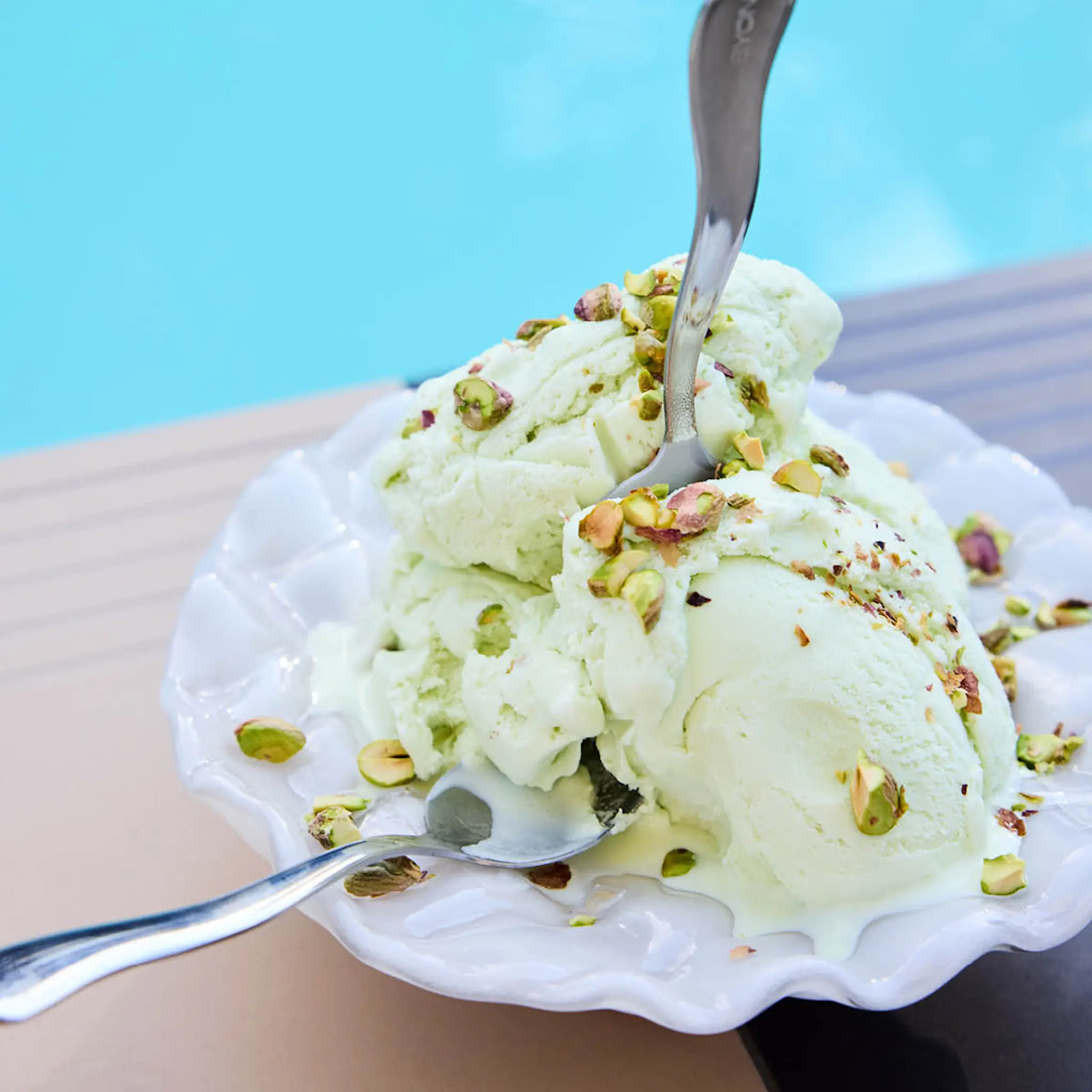 ByOn Laranne skål M 20x6 cm Off-white