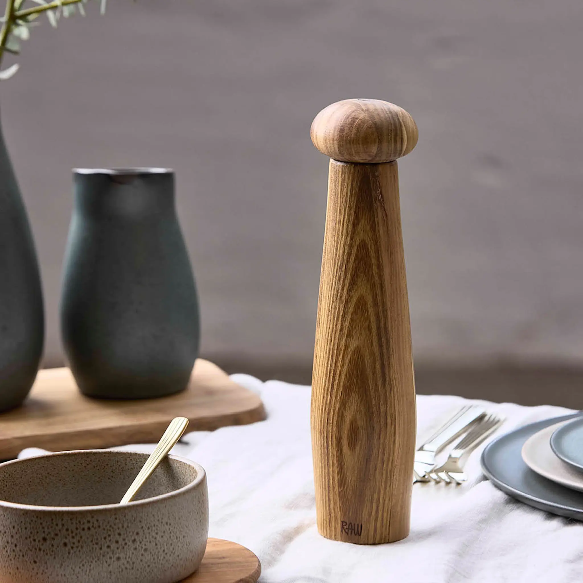 Aida RAW Teak keramisk pepparkvarn 27,5x6,5 cm