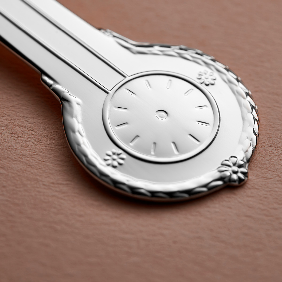 Gense Dopsked Klocka med blommor 15,5 cm 830