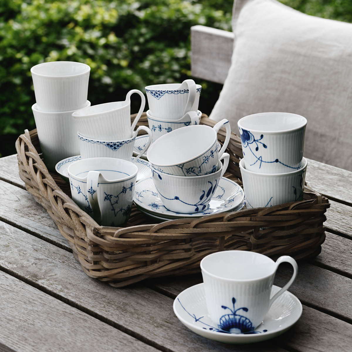 Royal Copenhagen Blue Fluted Plain kopp 33 cl högt handtag