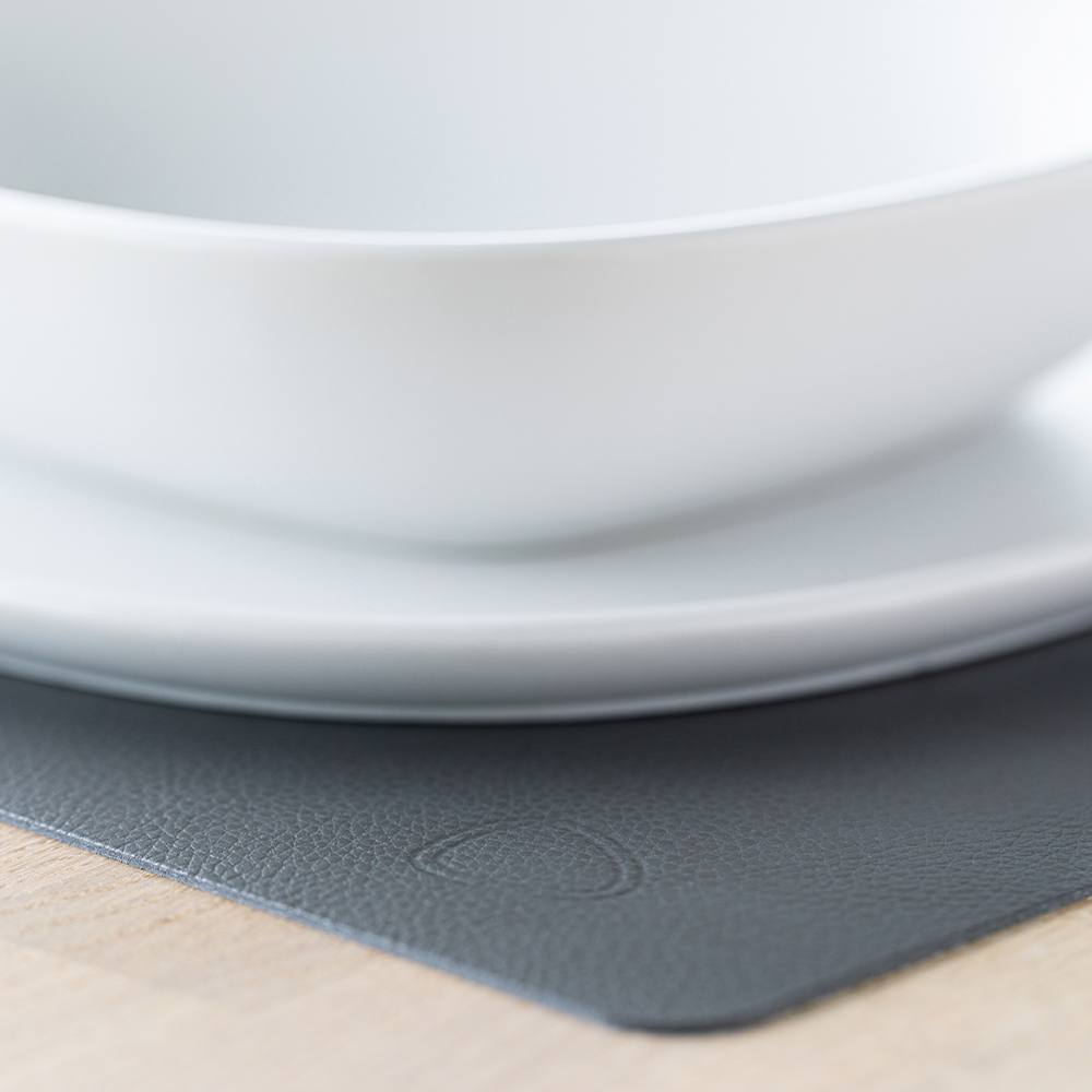 LIND DNA Square Leather Serene Pöytätabletti 35x44 cm Anthracite