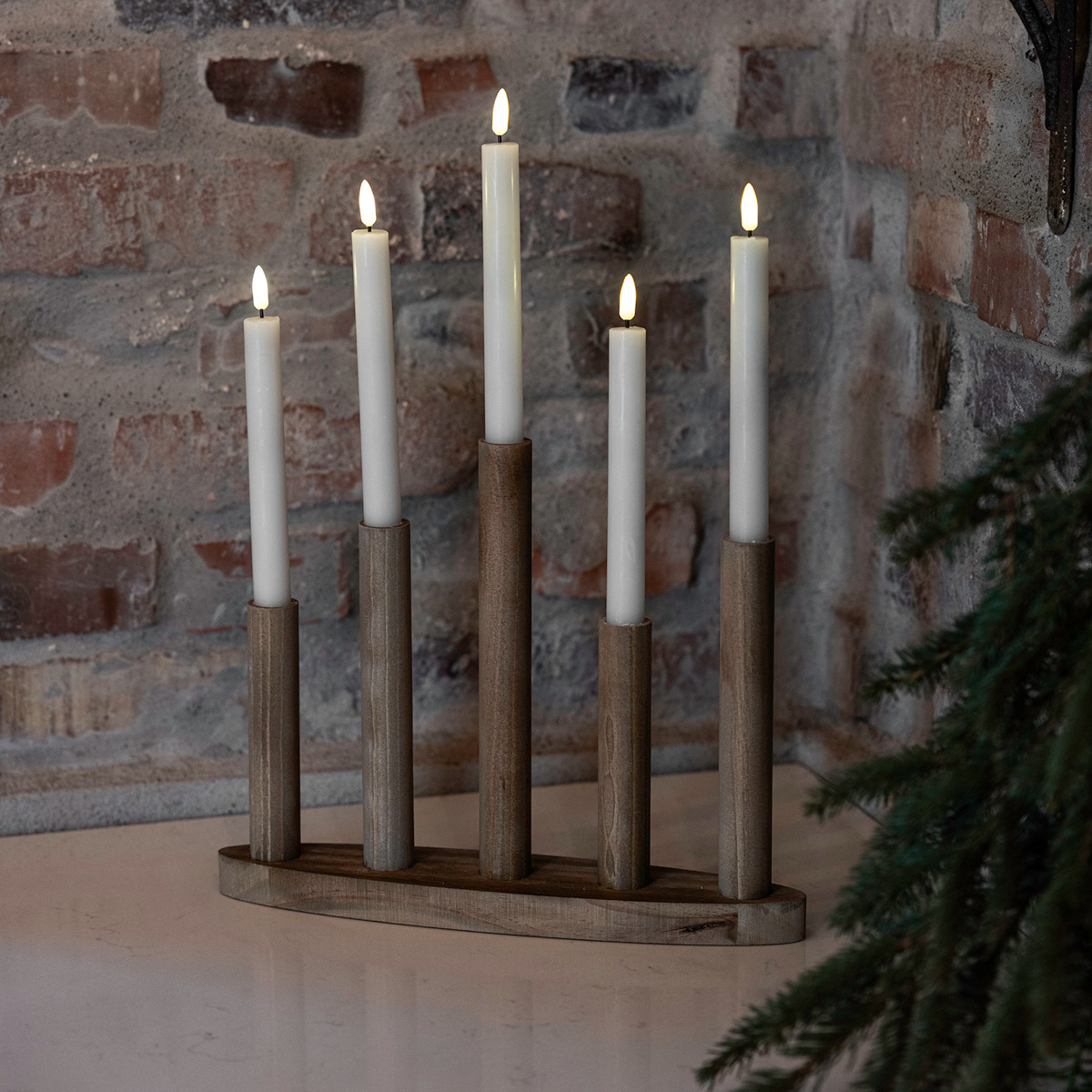 Markslöjd Milo trådlös adventsljusstake 5-armad betsad brun
