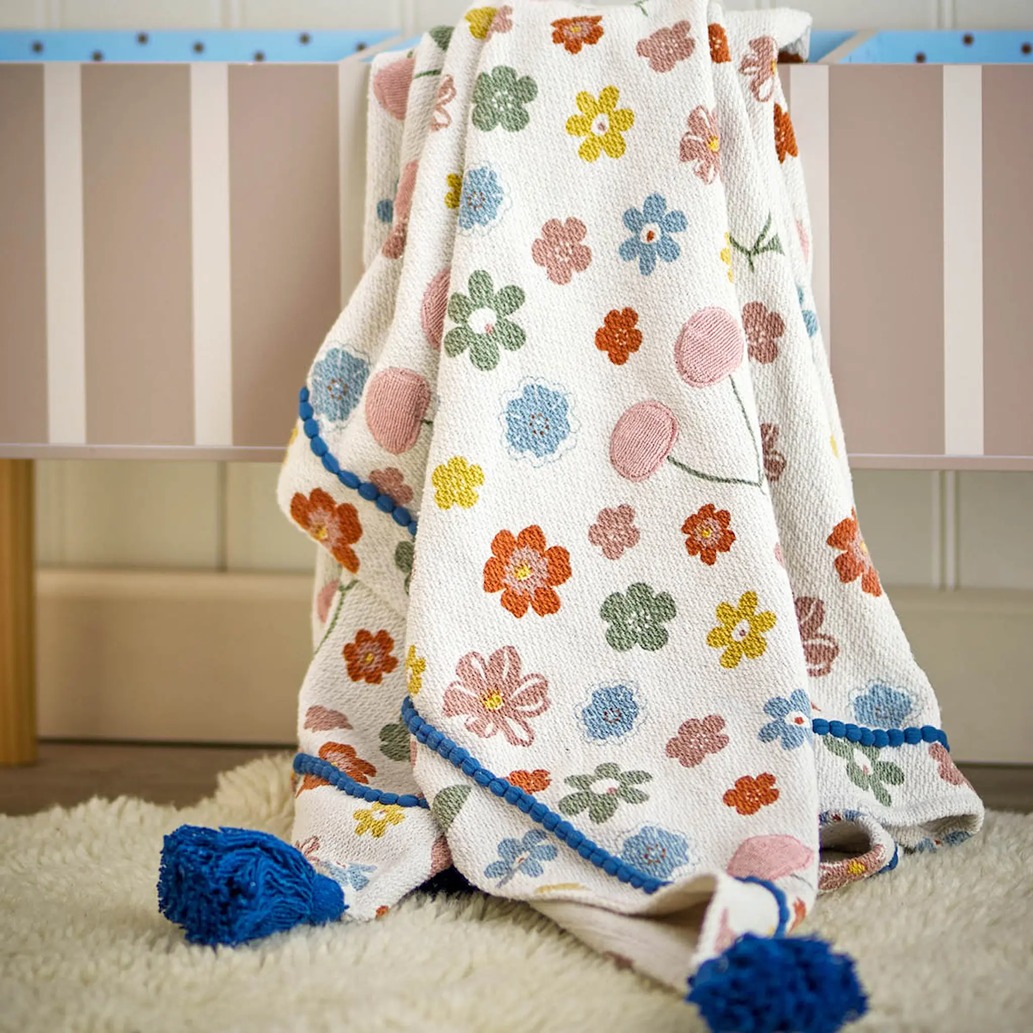 Bloomingville MINI Cherry pläd 160x130 cm natur/rosa/multi