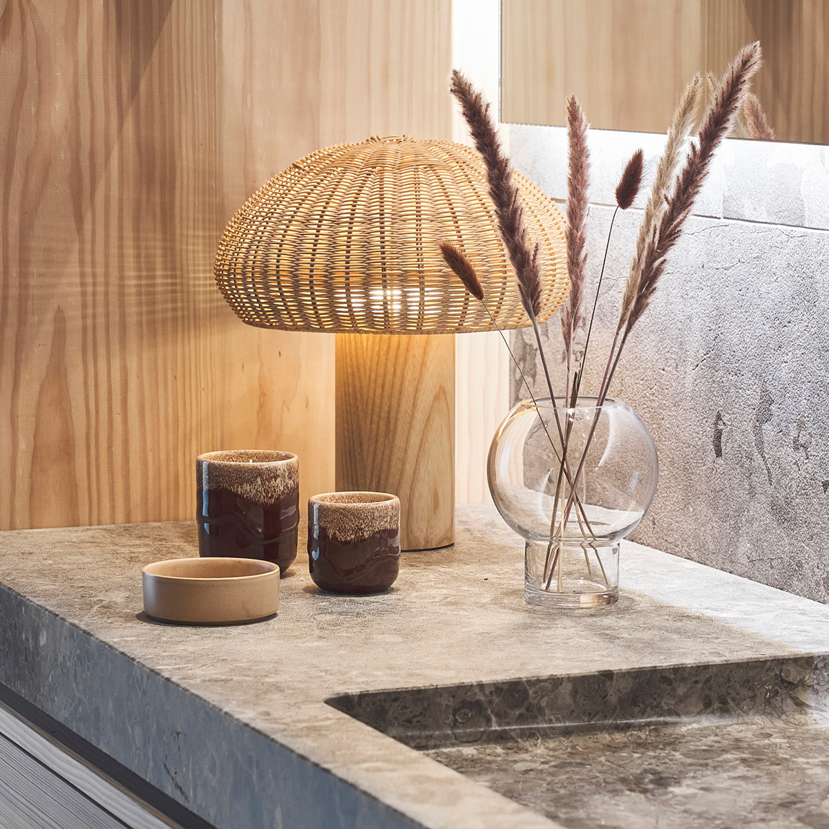 Villa Collection Iris Tuoksukynttilä 7x7,3 cm Ruksea/Kerma