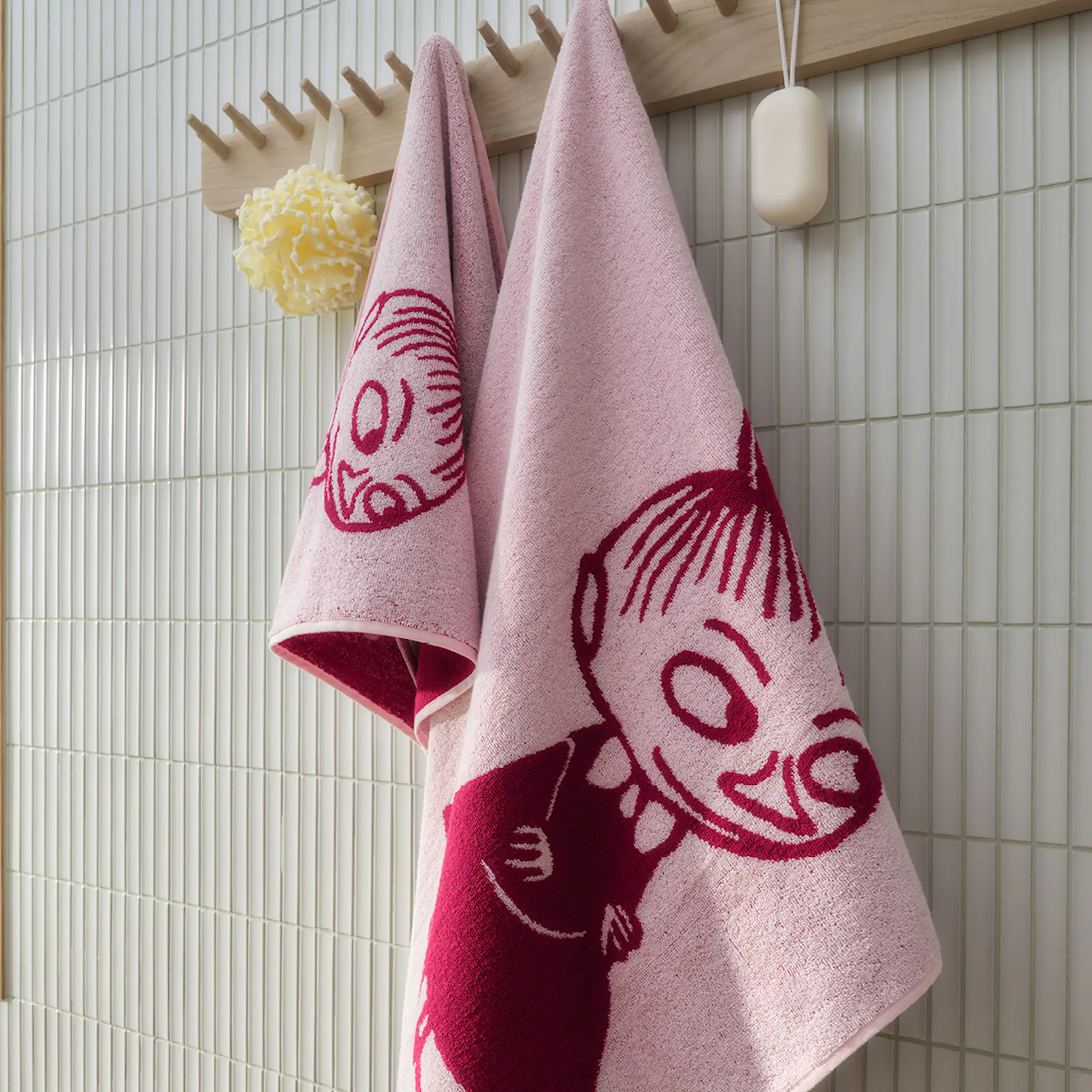Moomin Arabia Mumin handduk 50x70 cm lilla my rosa