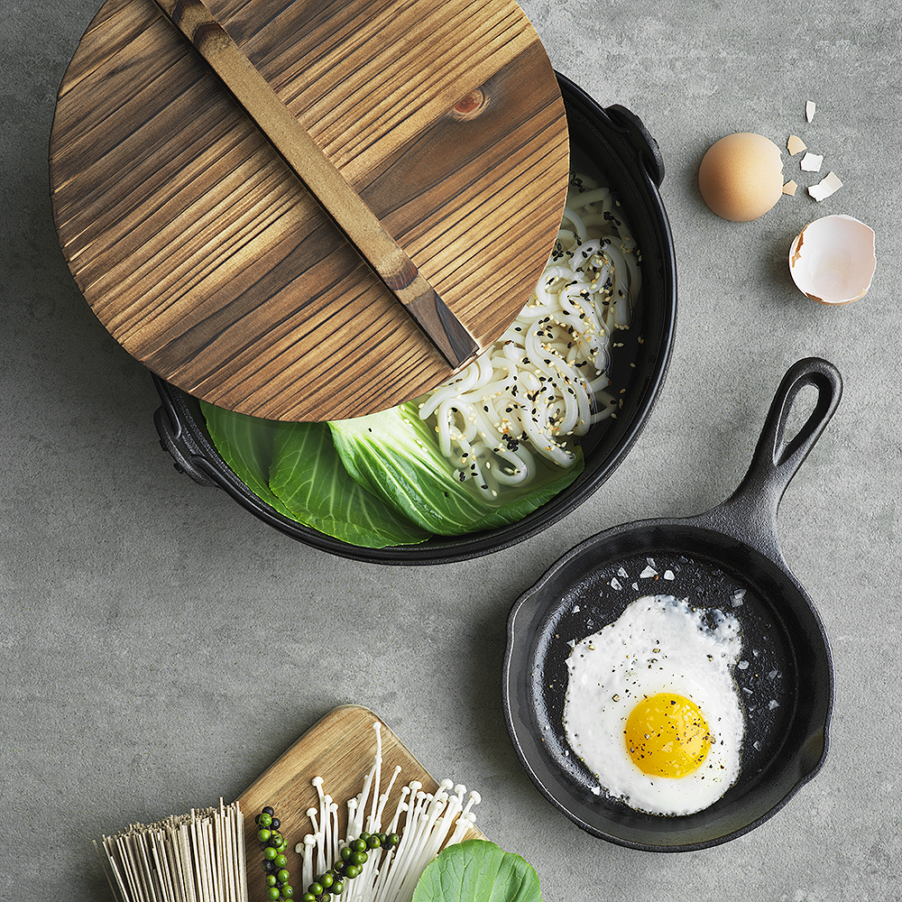 Satake Støpejernsgryte 1,8L  m/glasslokk og trelokk