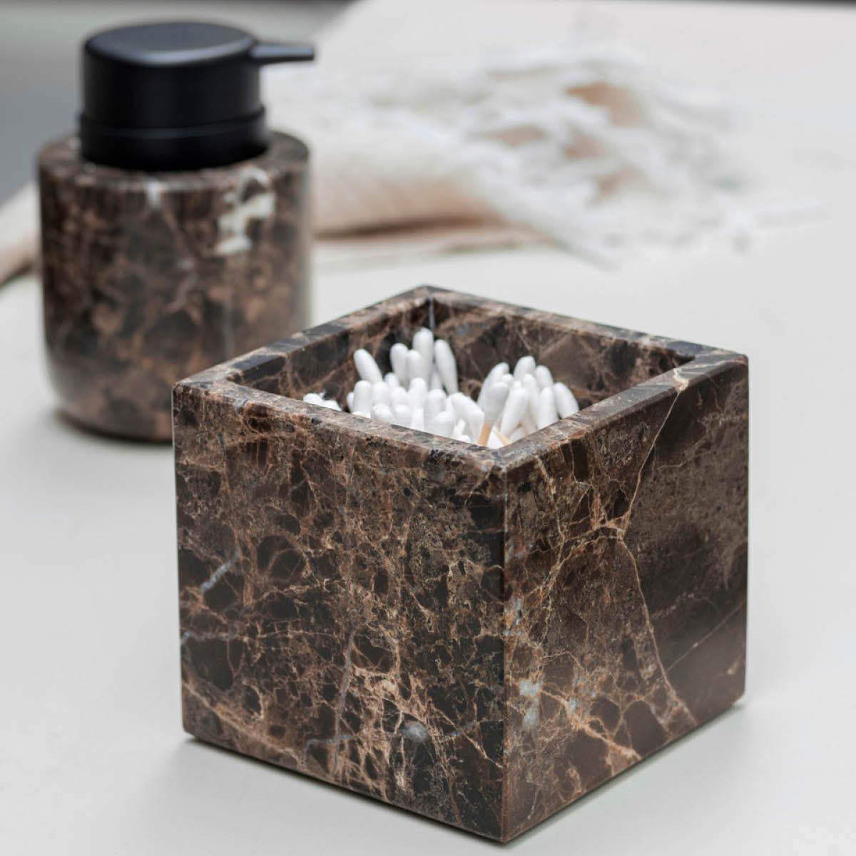 Mette Ditmer Marble kub 8,5x8,5x8 cm brun