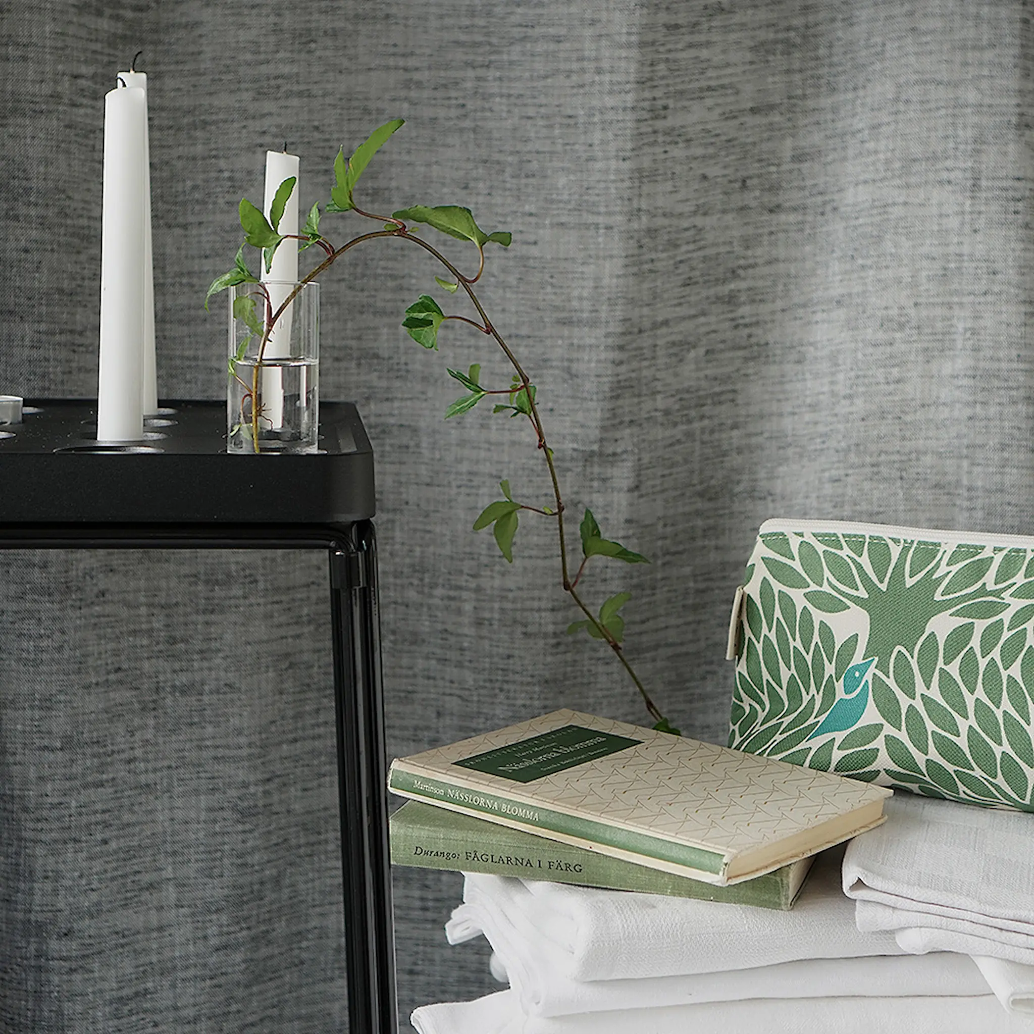 Born in Sweden Stumpastaken Original Jalusta Musta