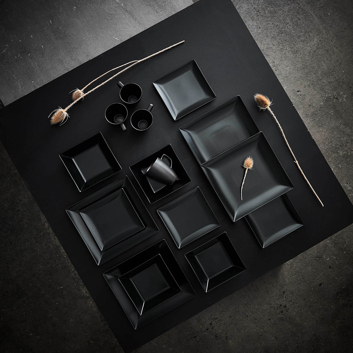 Aida Quadro Tallrik flat 26x26 cm Svart matt