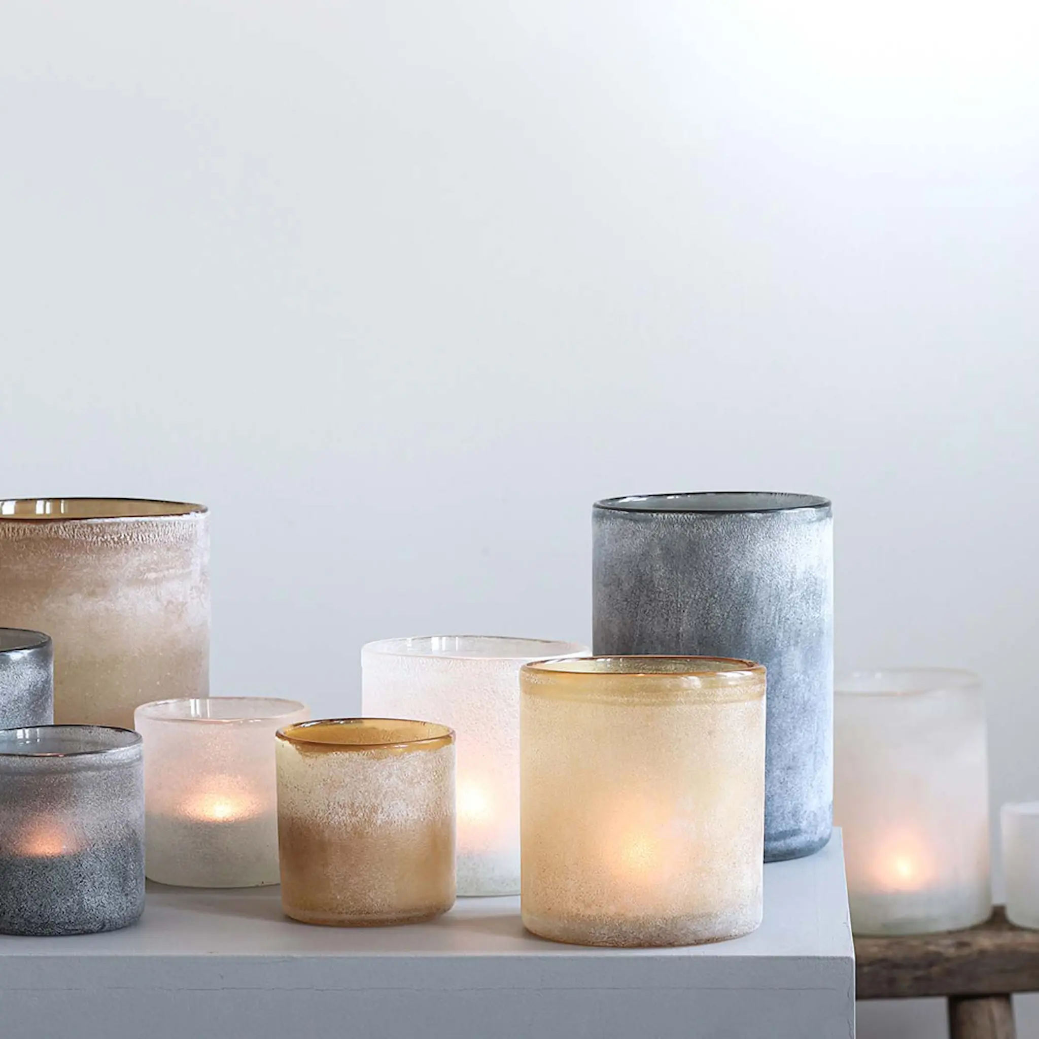 Tell Me More Frost Ljuslykta 9x9 cm Amber