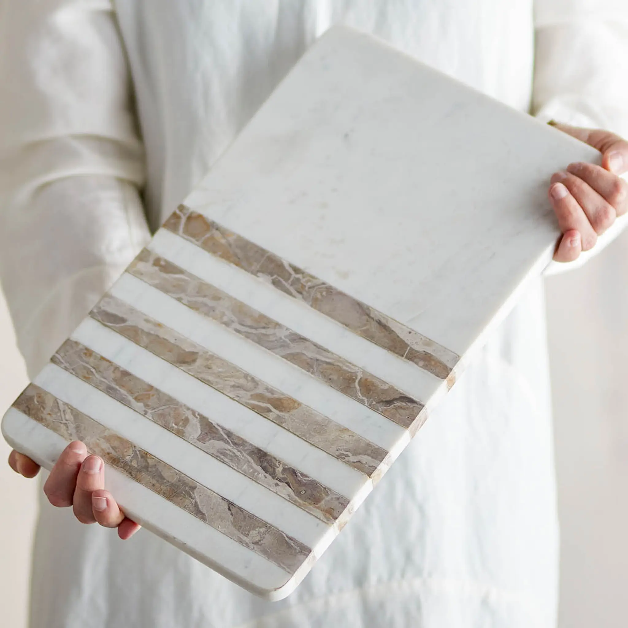 Bloomingville Skärbräda Novelle i marmor 38x22,5x1,5 cm vit