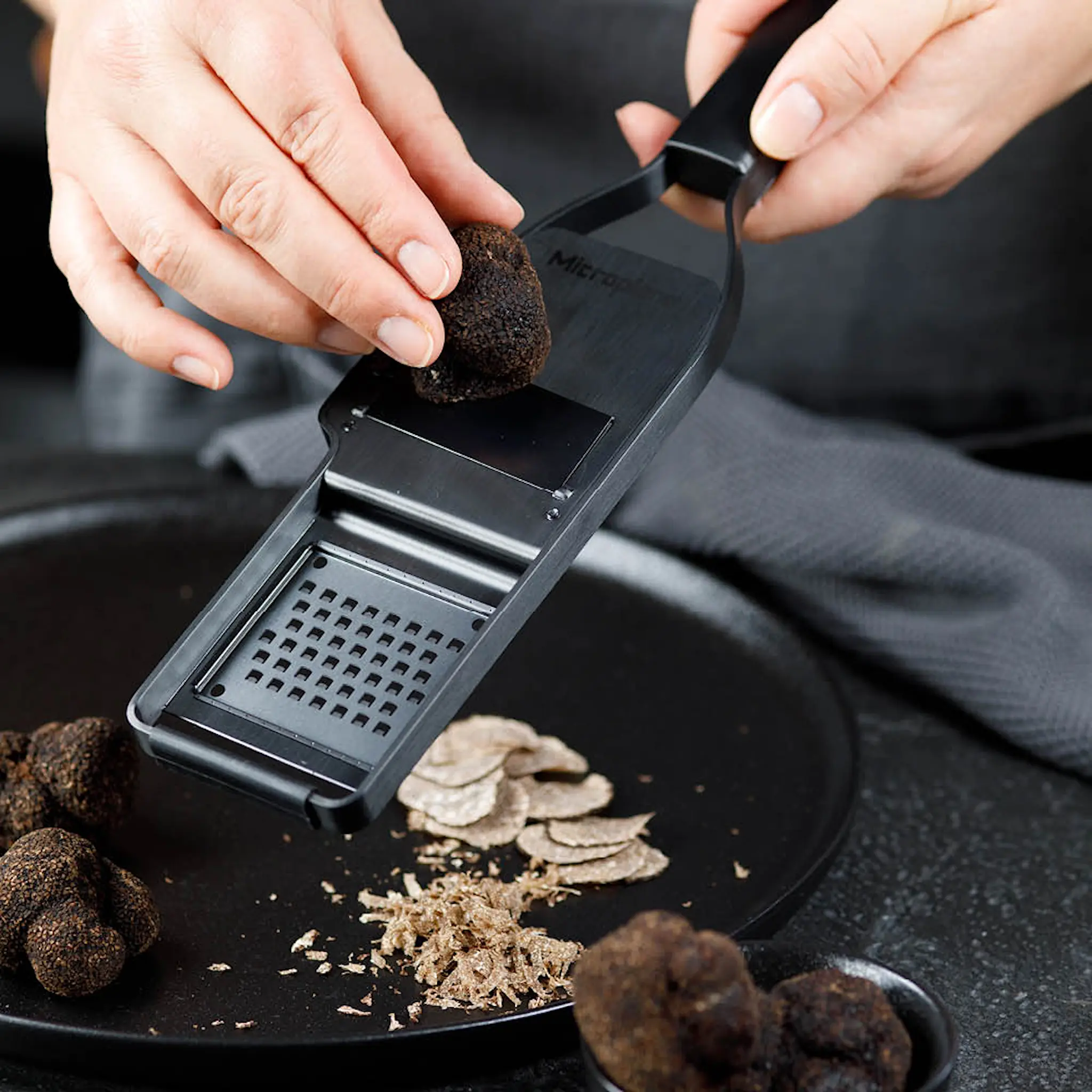 Microplane Black Sheep 2-i-1 tryffelverktyg svart