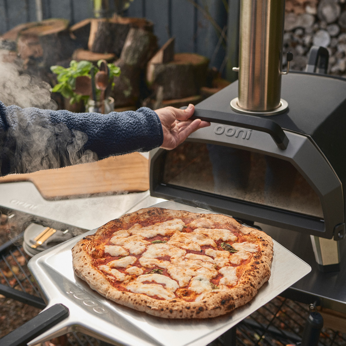 Ooni Karu 2 Pro pizzaovn vedfyrt/gass 16" svart