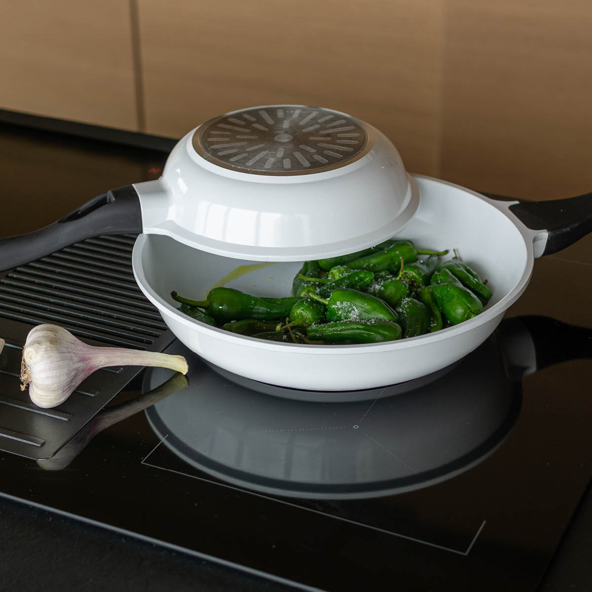 Modern House Basis stekepannesett 28 og 20 cm hvit