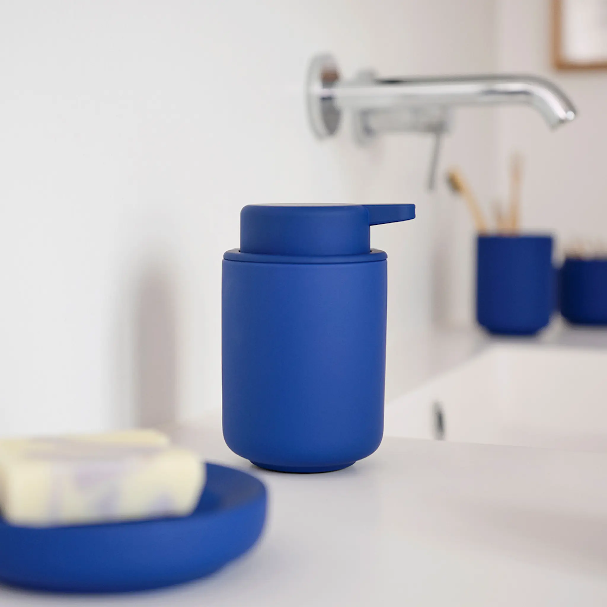 Zone Ume Saippuapumppu 13 cm Indigo Blue