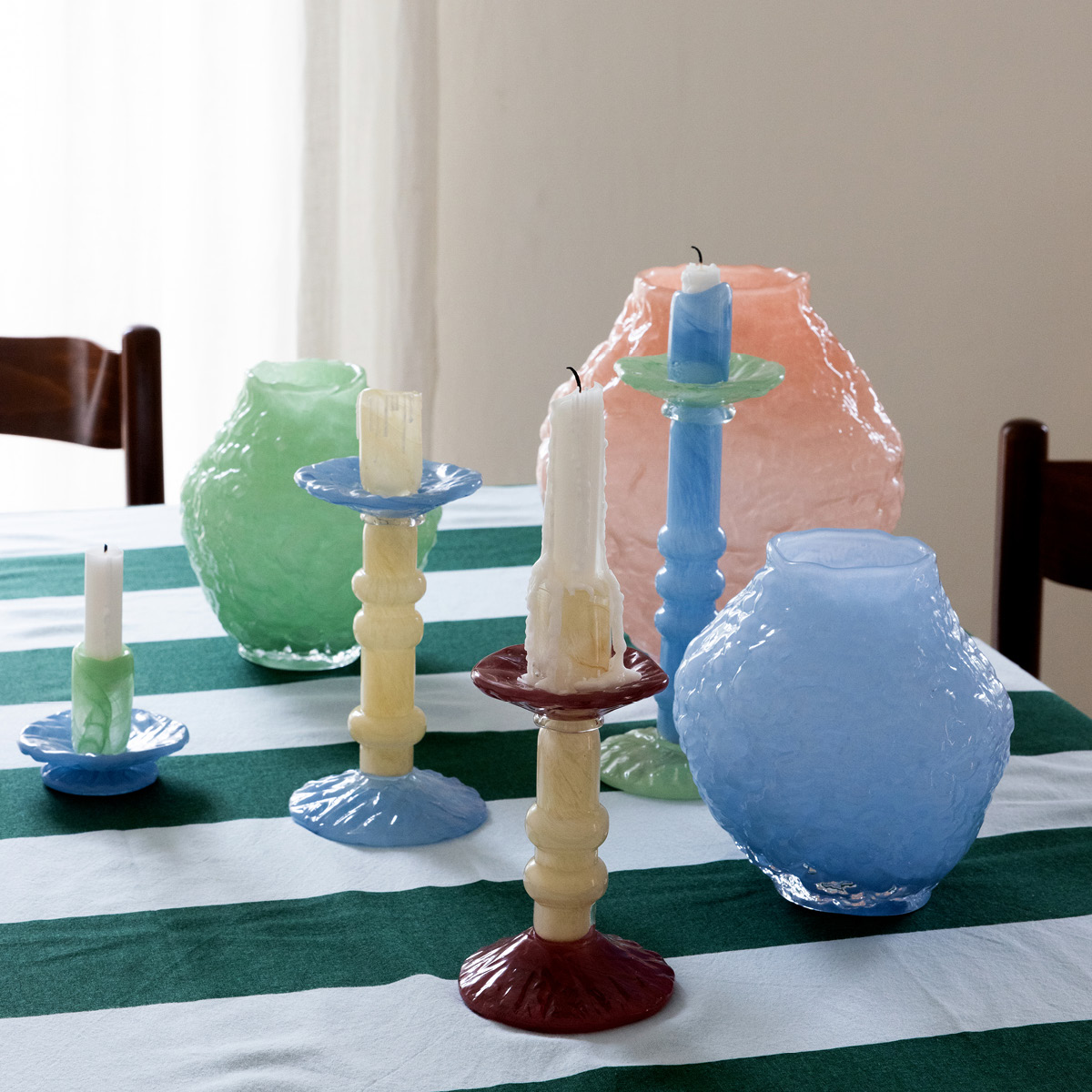 ByOn Lara M ljusstake 26 cm ljus beige/ljusblå