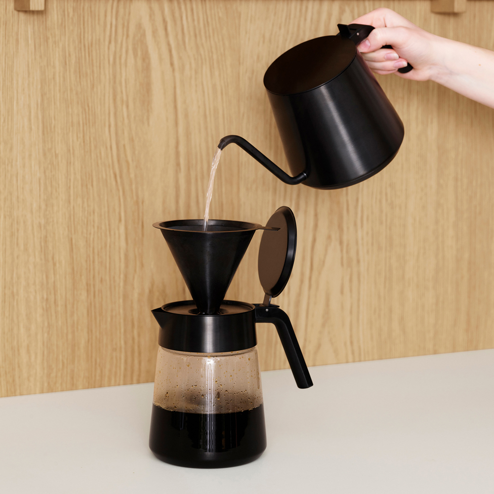 Stelton Nohr Gooseneck Vedenkeitin Black Metallic