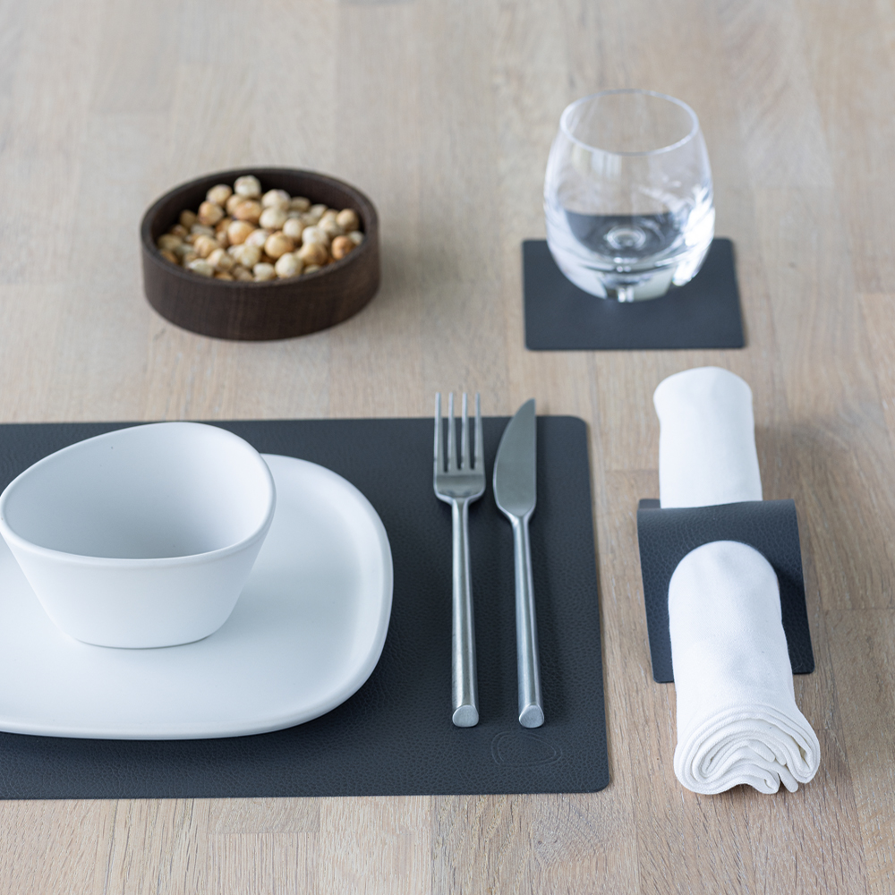 LIND DNA Leather Serene rectangle bordbrikke 26x34 cm antrasit