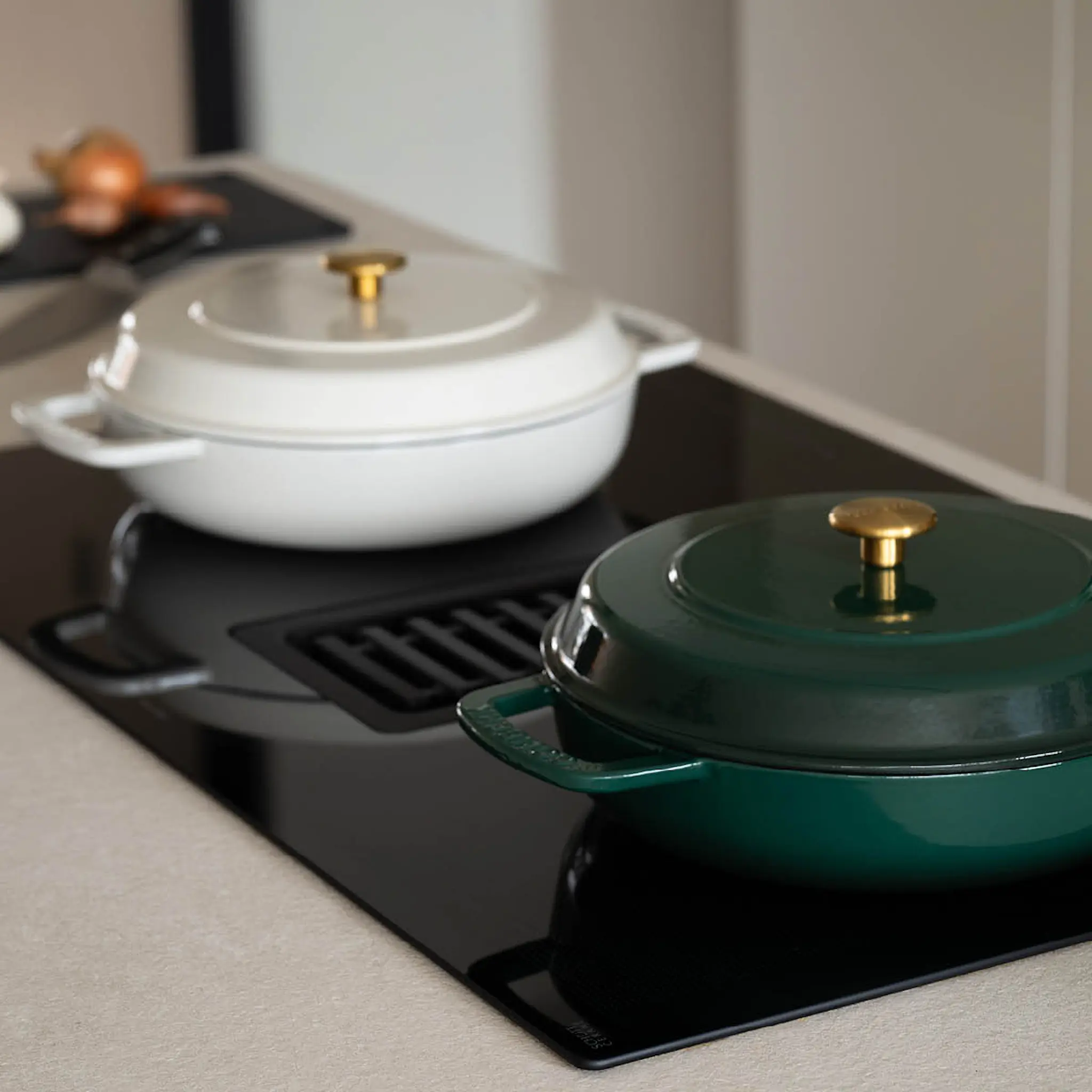 Combekk Braiser gjutjärnsgryta 28 cm 5 L sand