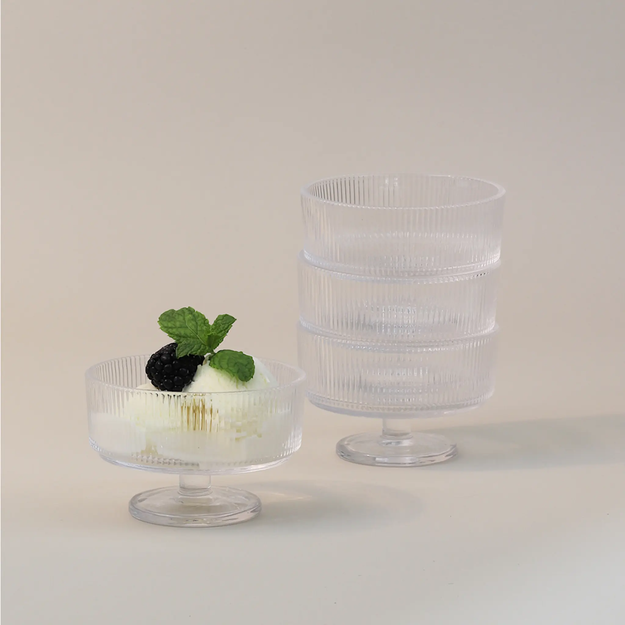 Stelton Pilastro skål på fot 11 cm 3 stk klar hover