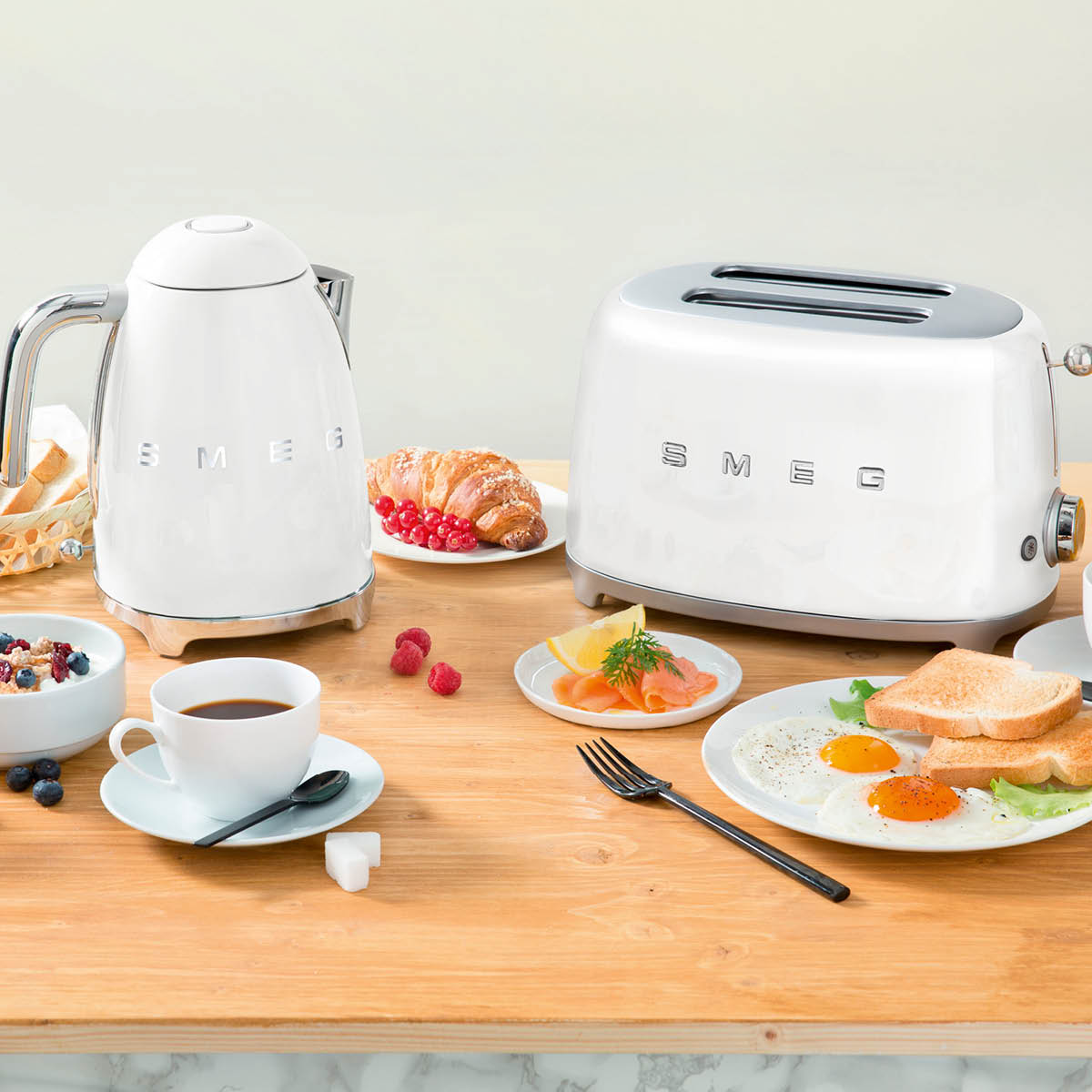 Smeg Smeg Leivänpaahdin 2 viipaletta TSF01 Valkoinen