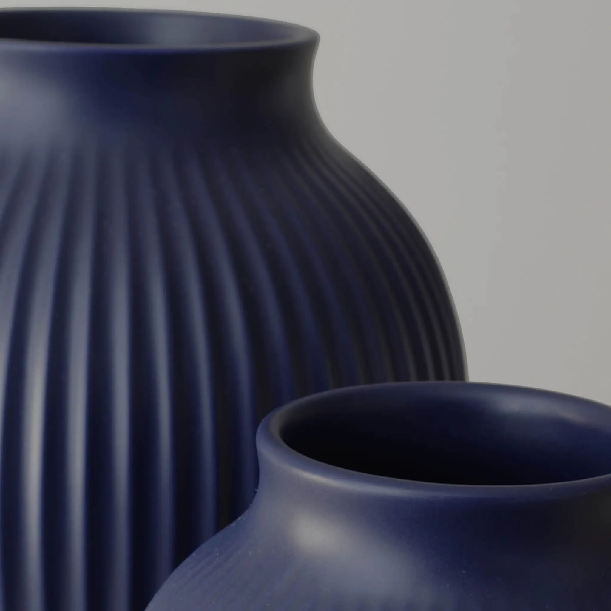 Knabstrup Keramik Ripple vase 20 cm matt mørk blå