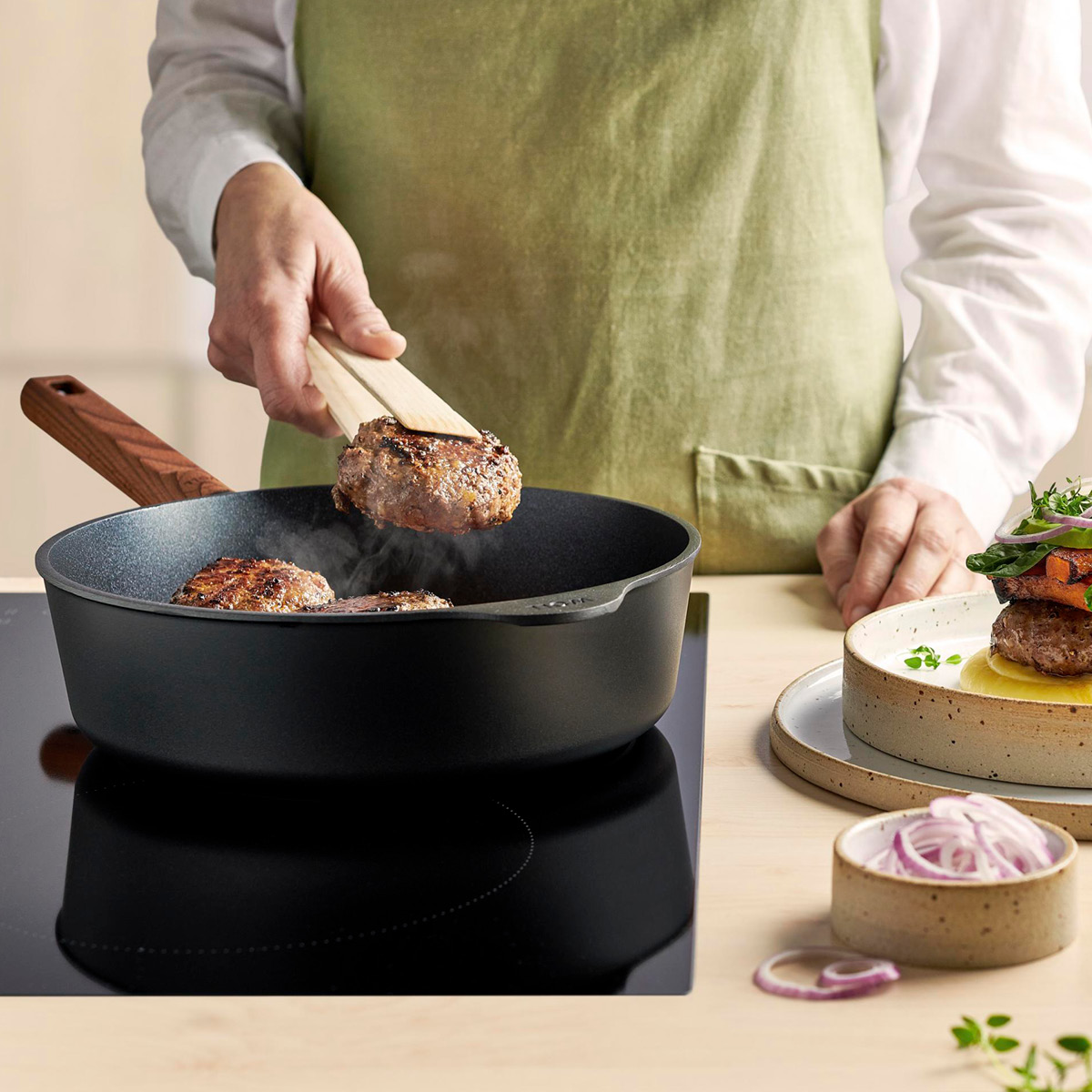 Woll ECO Logic QXR sautèpanne 24 cm fast trehåndtak