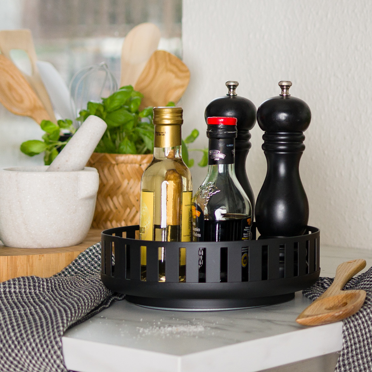 Modern House Modus roterende fat 23 cm matt svart