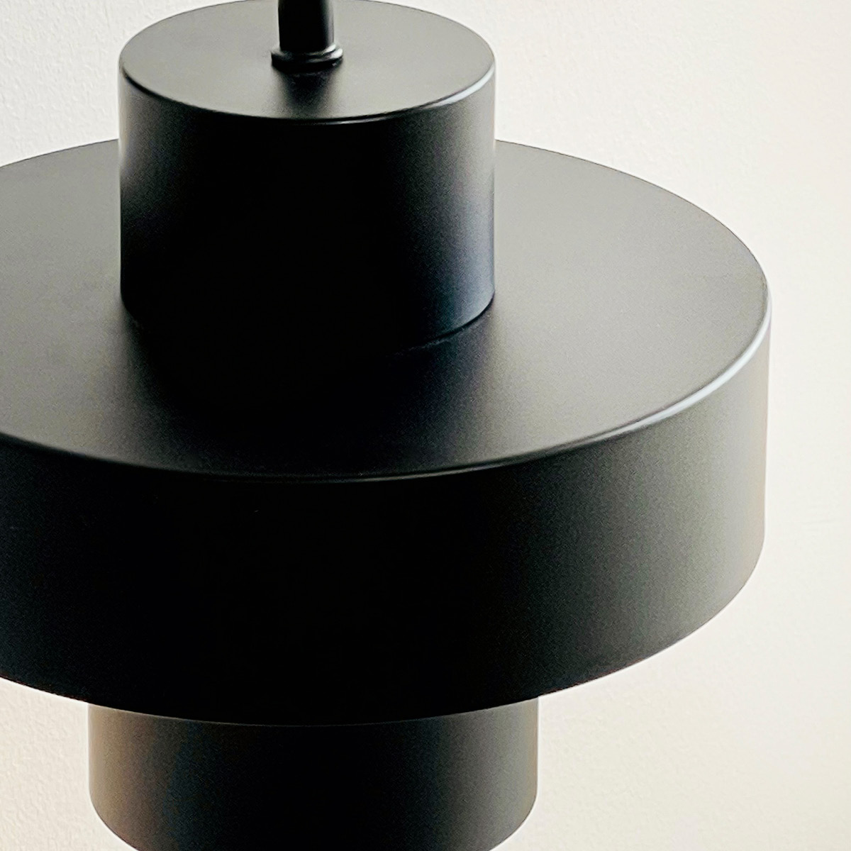 Dyberg Larsen Stoke Seinävalaisin 29 cm Musta