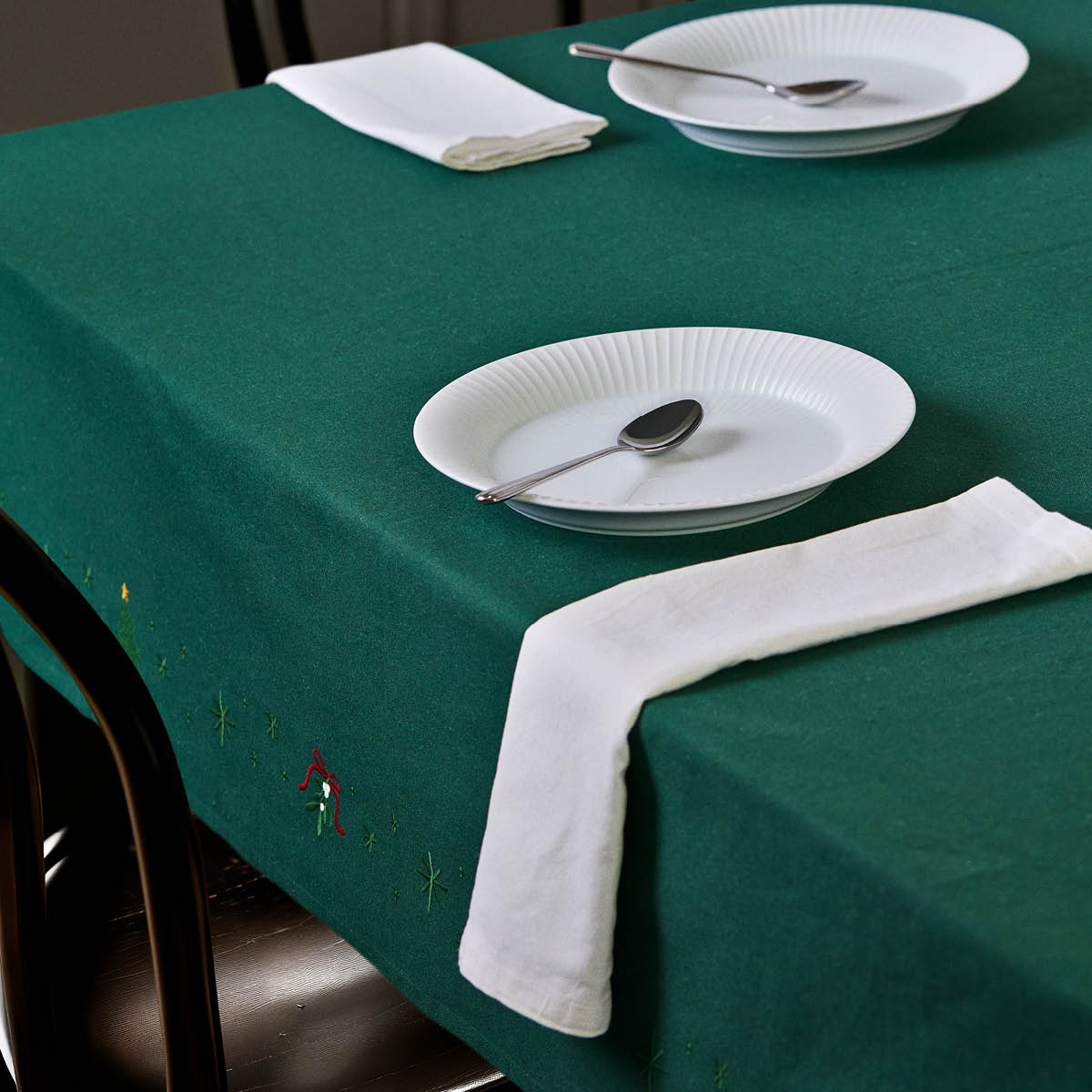 Juna Christmas Fable duk 150x320 cm grønn