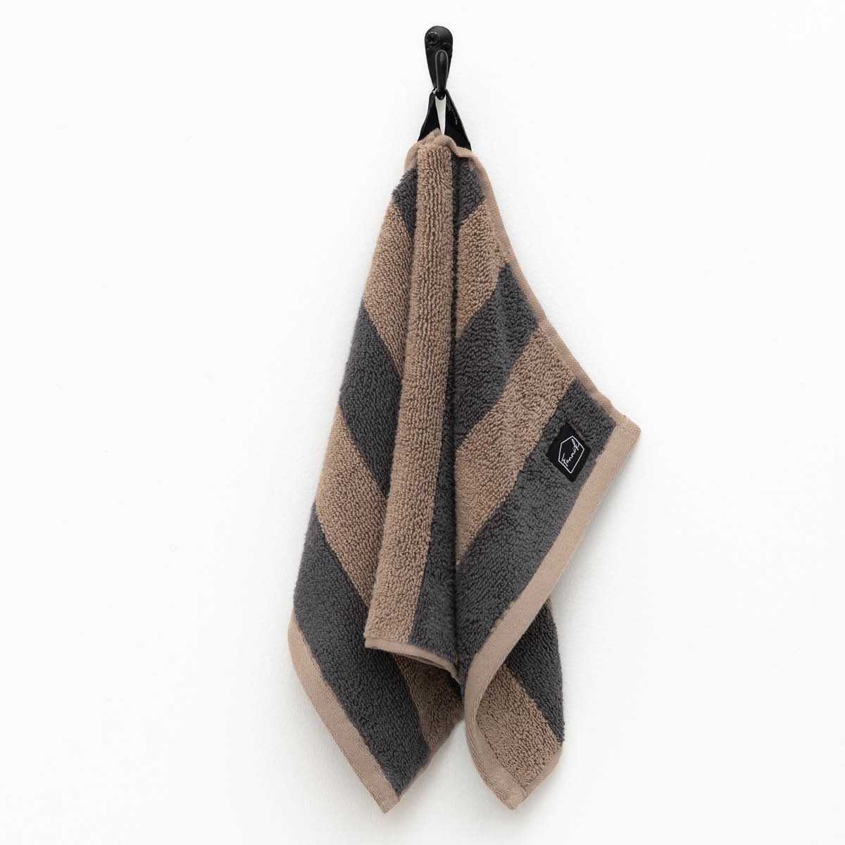 Fanni K Hanko handduk 30x50 cm granit/beige