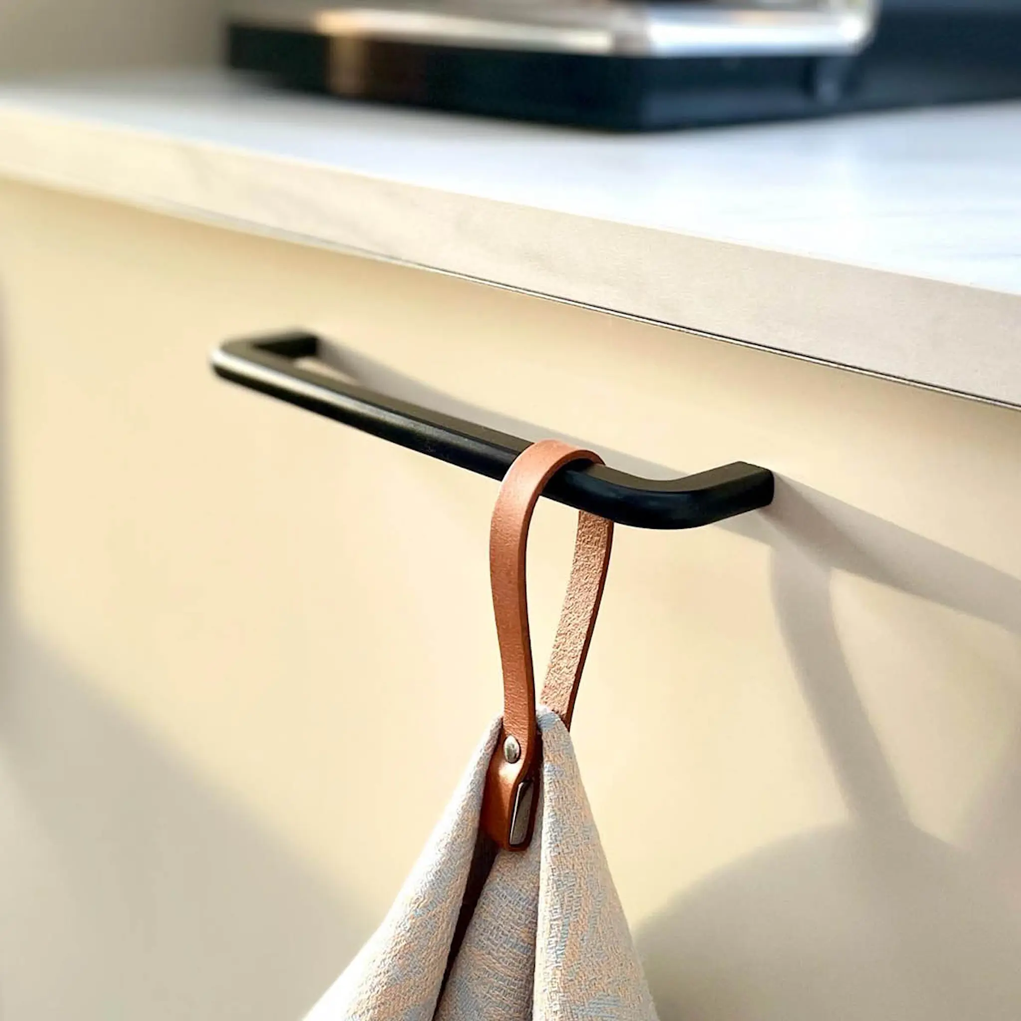 Nordan Home Magnetisk handdukshållare i läder 8x1 cm 2-pack ljusbrun