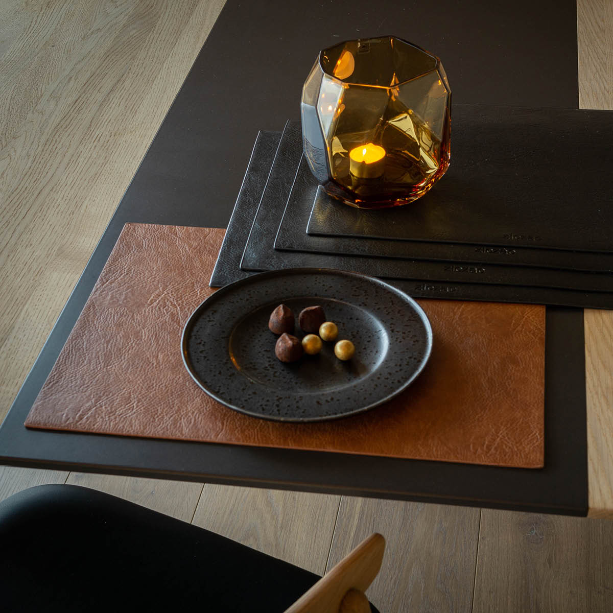 Ziczac Bordstablett 47x33 cm Mörkbrun