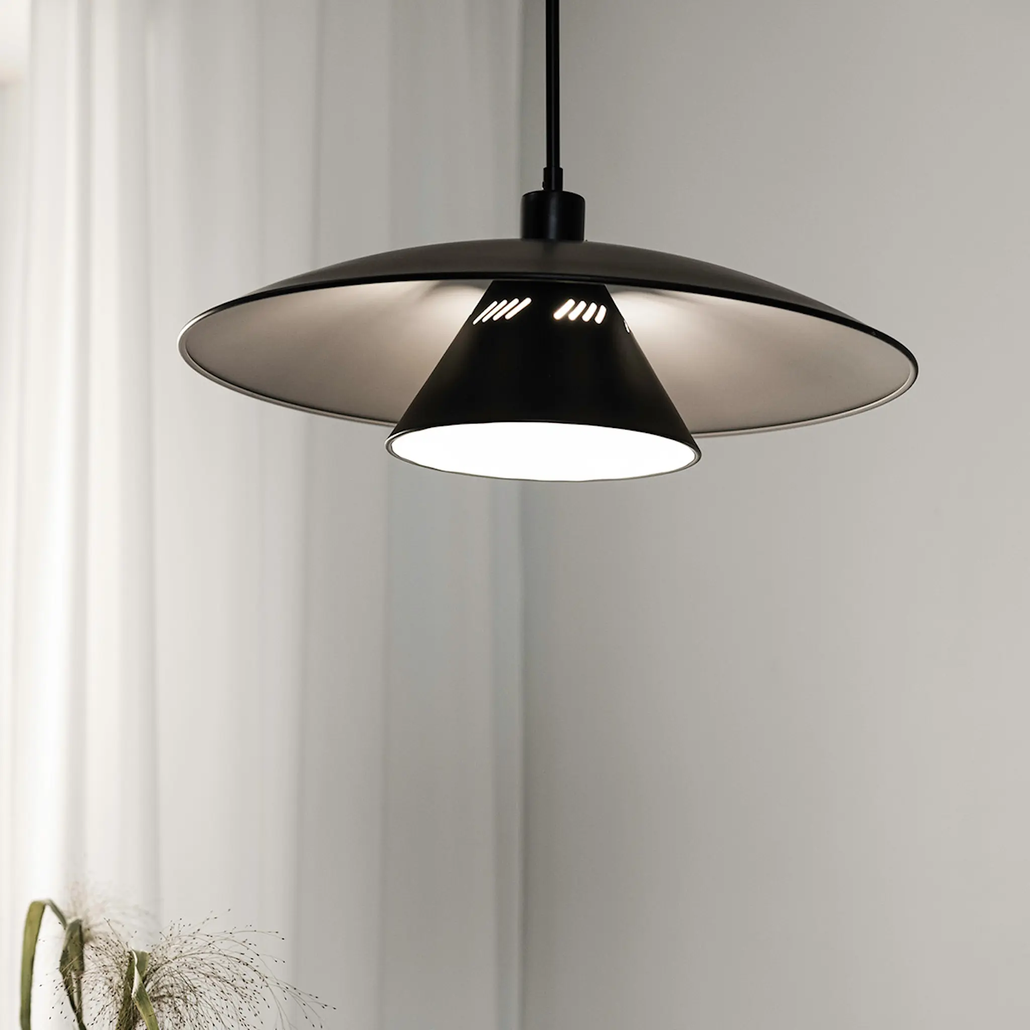 Markslöjd Millinge taklampa 50 cm svart matt