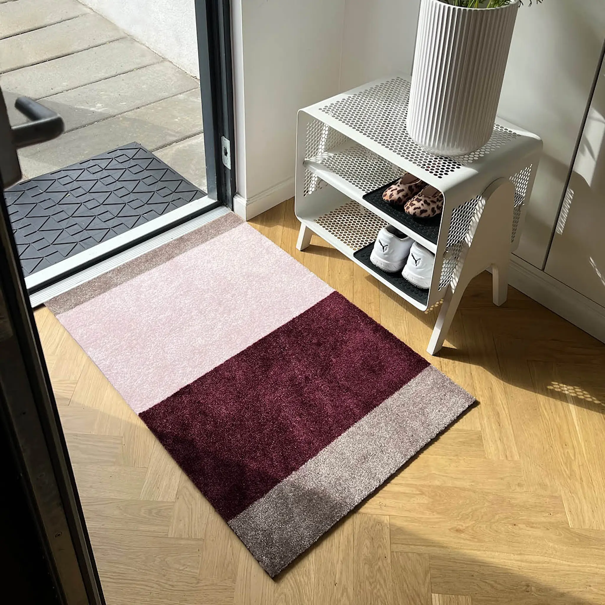 Tica Copenhagen Stripes Horizontally golvmatta 90x60 cm bordeaux/rose/sand