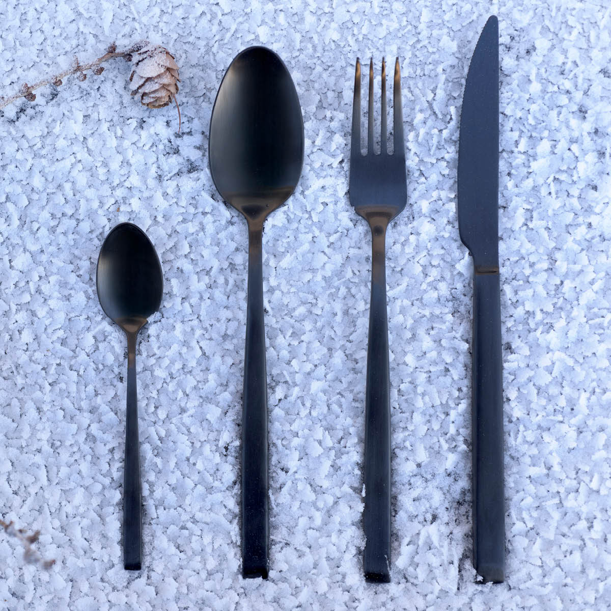 Magnor Pure Black Aterimet 24 osaa Musta teräs