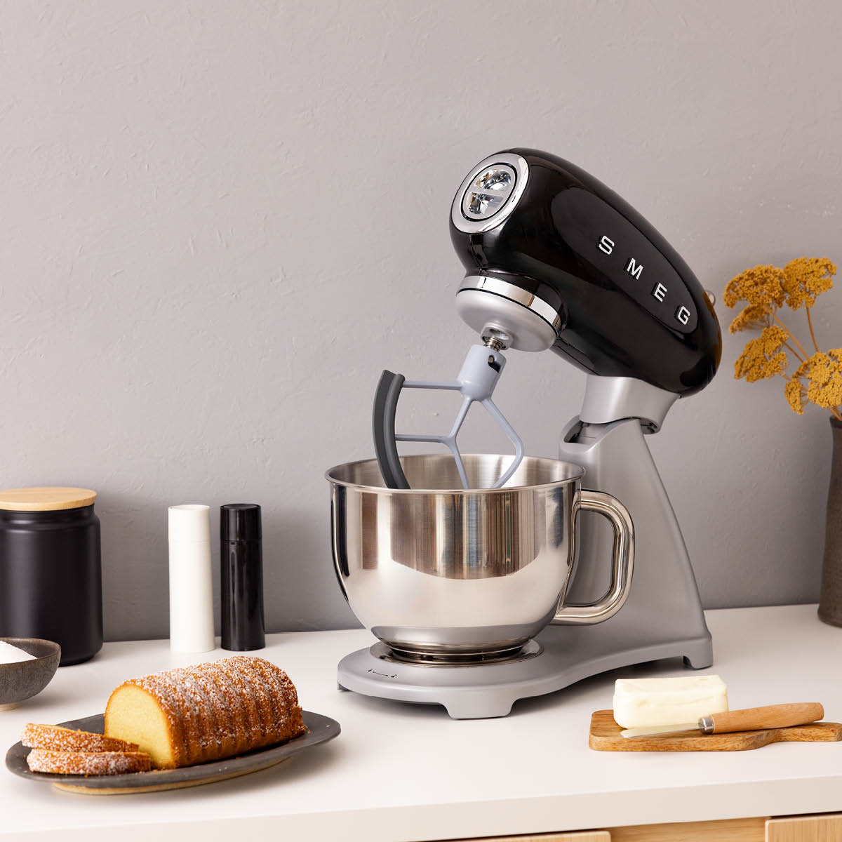 Smeg Smeg köksmaskin SMF04 4,8 L svart