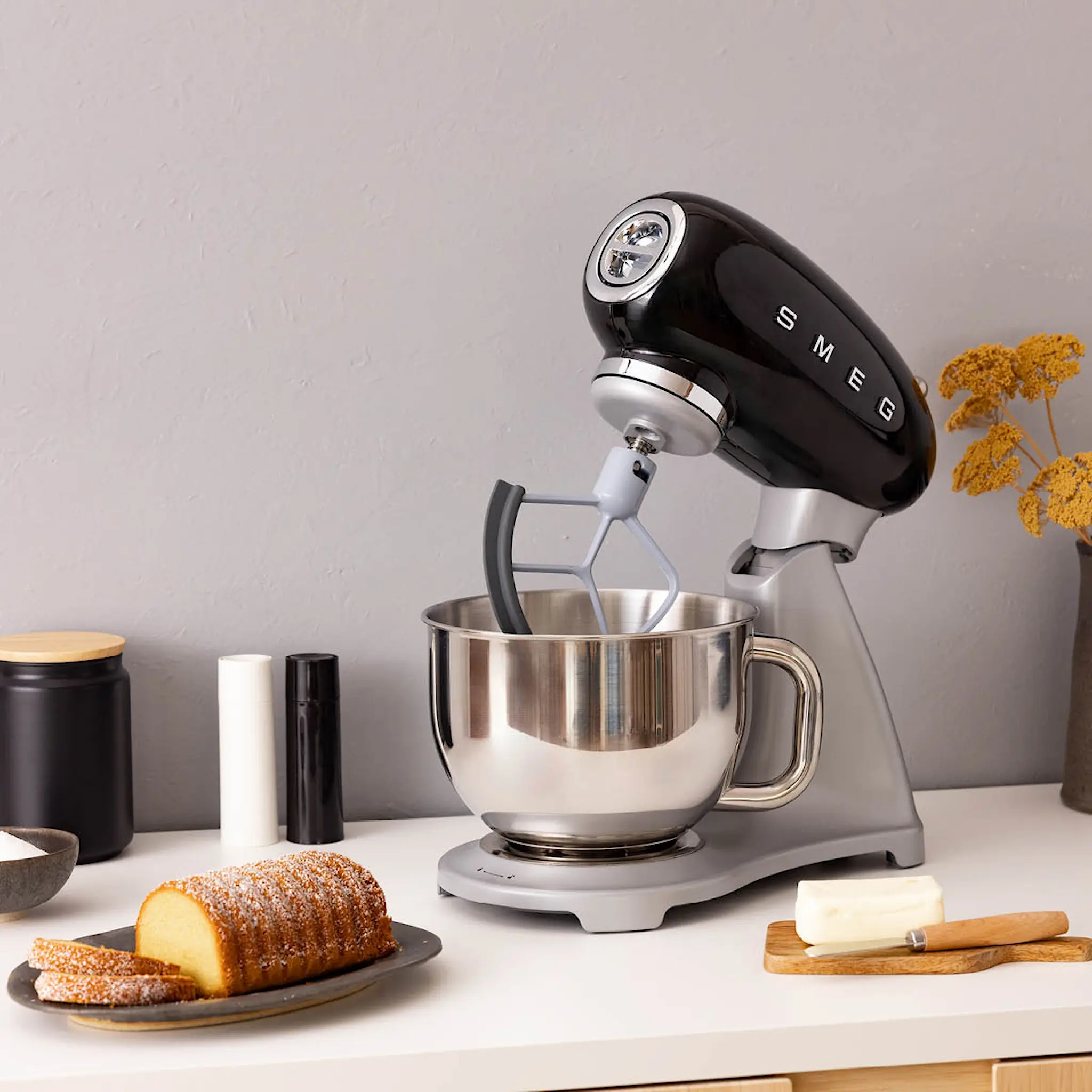 Smeg Smeg köksmaskin SMF04 4,8 L svart