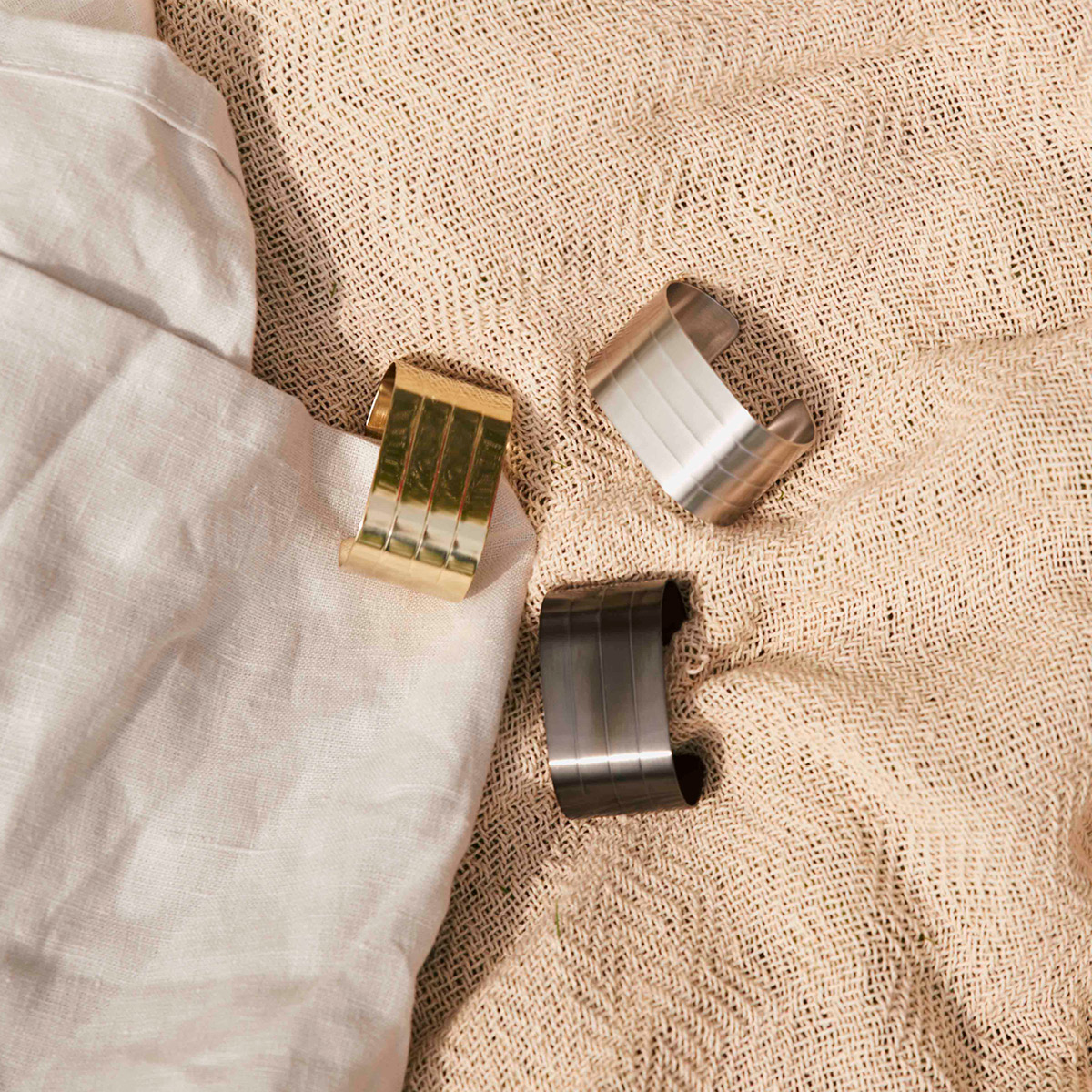 Aida RAW Cutlery servettring 4-pack matte black