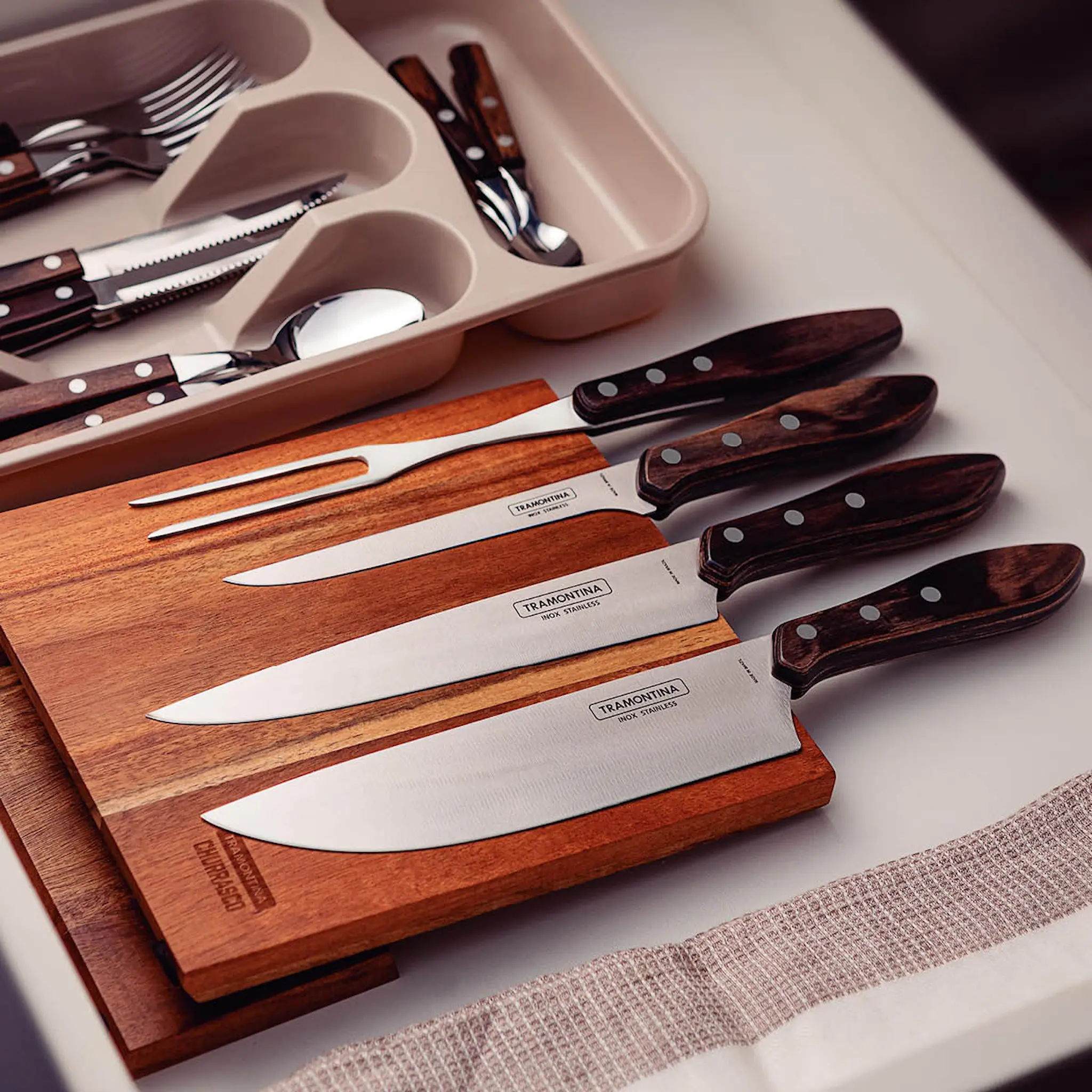 Tramontina Knivset 4 delar med magnetiskt knivblock trä