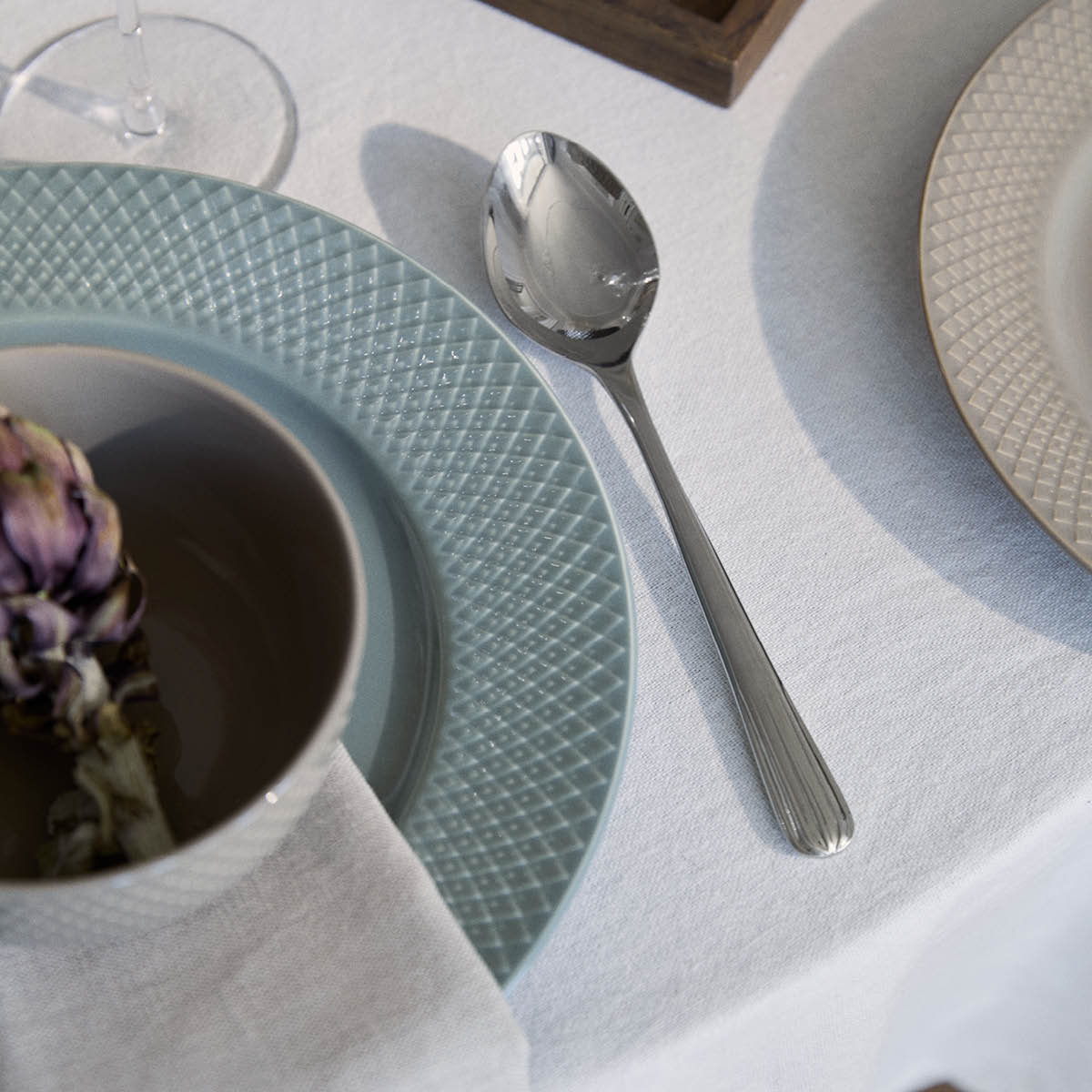 Lyngby Porcelæn Rhombe Earth lautanen 27 cm sammaleenvihreä