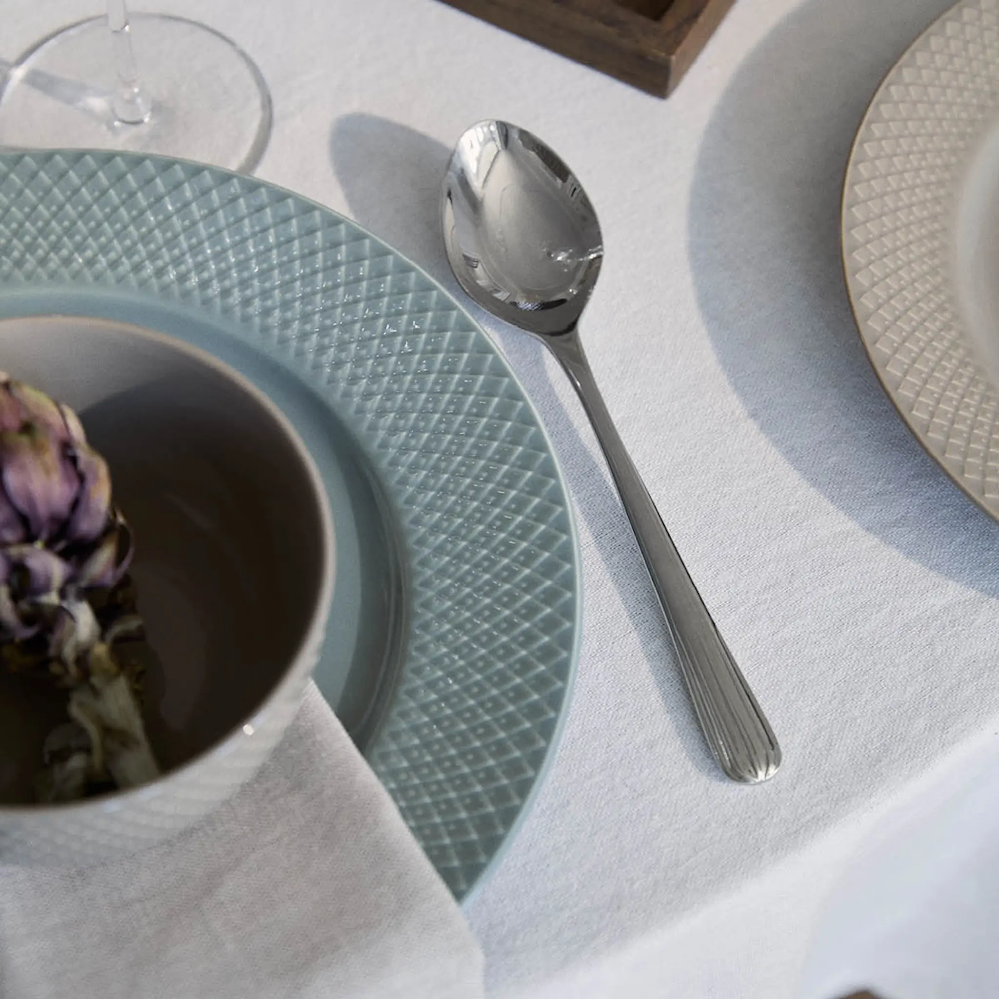 Lyngby Porcelæn Rhombe Earth lautanen 27 cm sammaleenvihreä