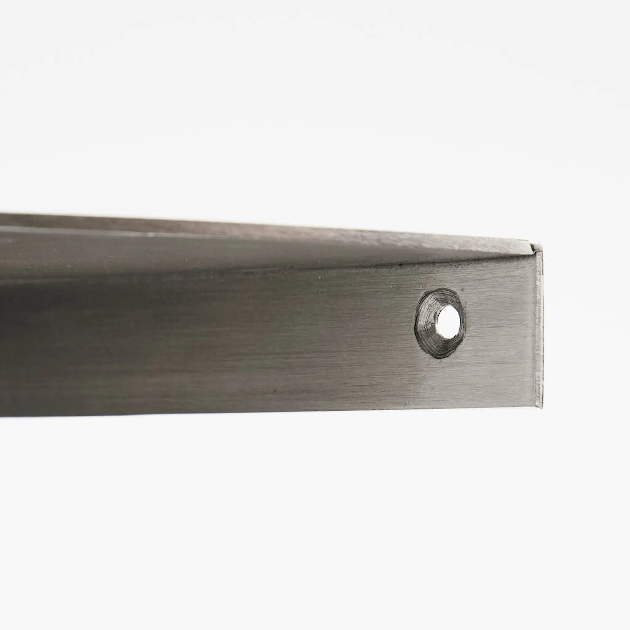 House Doctor Mega vägghylla i järn 18x36x18 cm borstad silverfinish