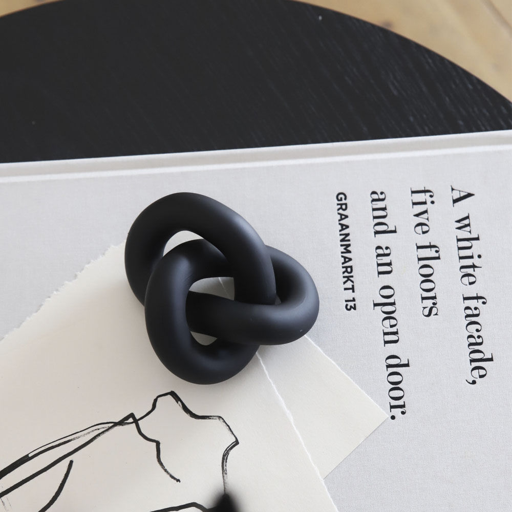 Cooee Knot Table Veistos 6 x 11,5 x 9 cm Musta