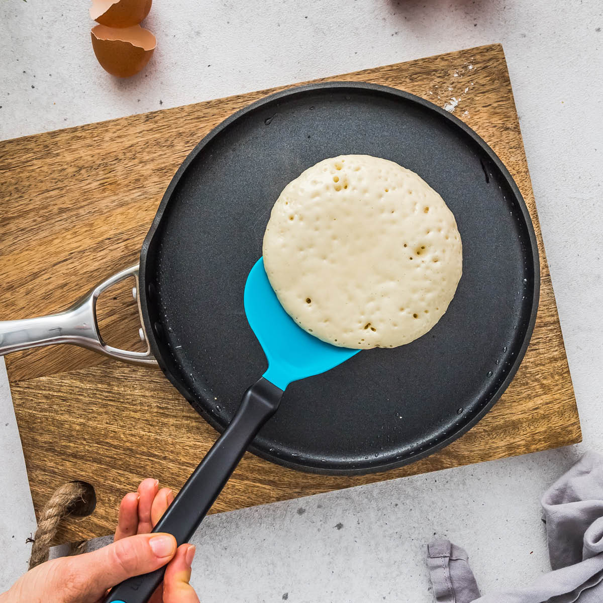 Dreamfarm Stekspade med vinklat skaft flexibel 30,5 cm dreamfarm blå