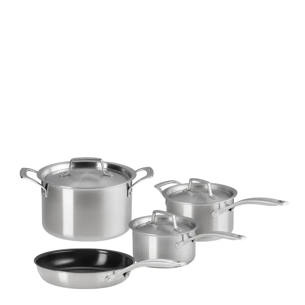 Essential kattilasetti 4 osaa sisältää paistinpannun teräs